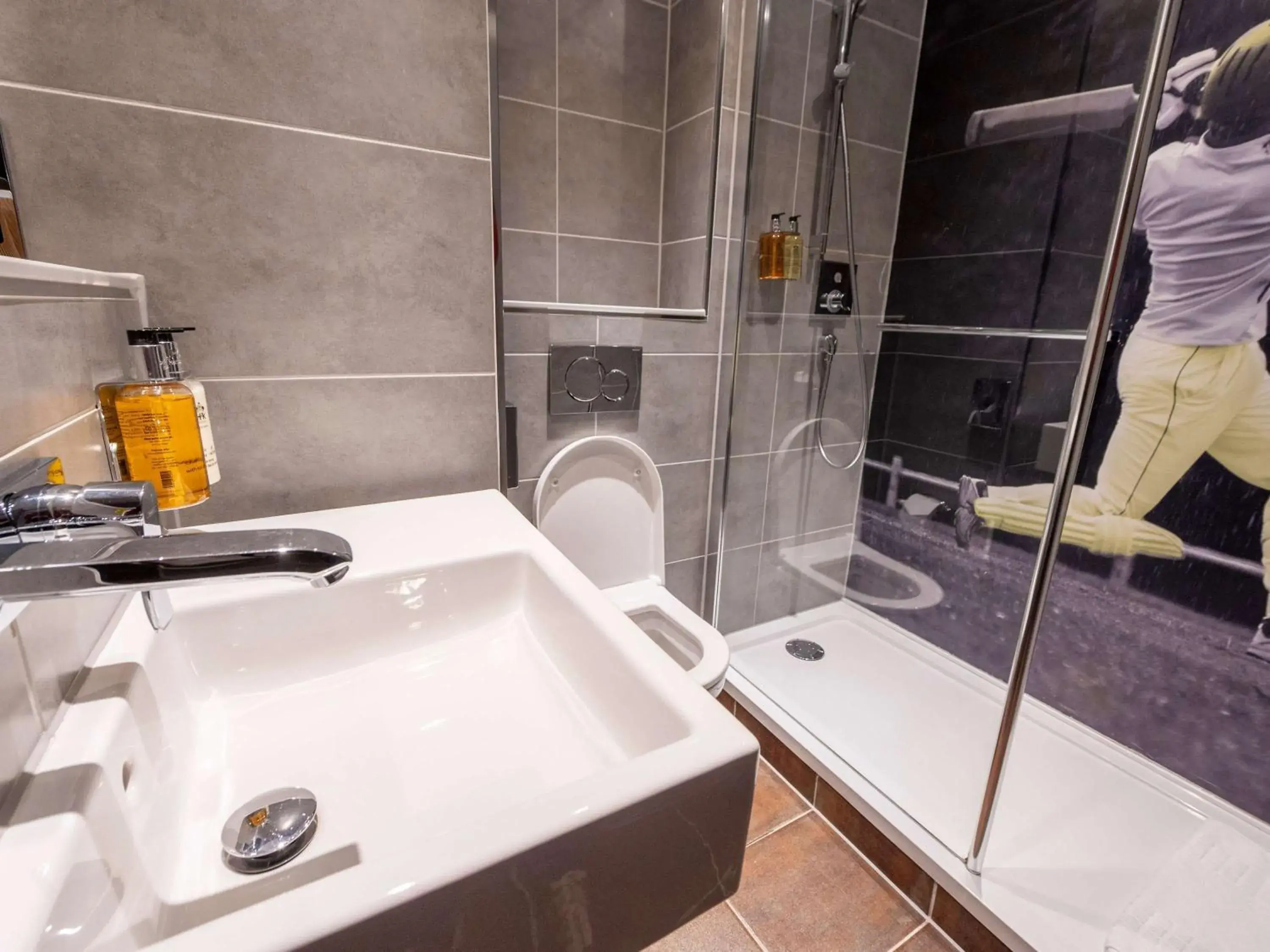 Bathroom in ibis Styles Leeds City Centre Arena Bathroom in ibis Styles Leeds City Centre Arena