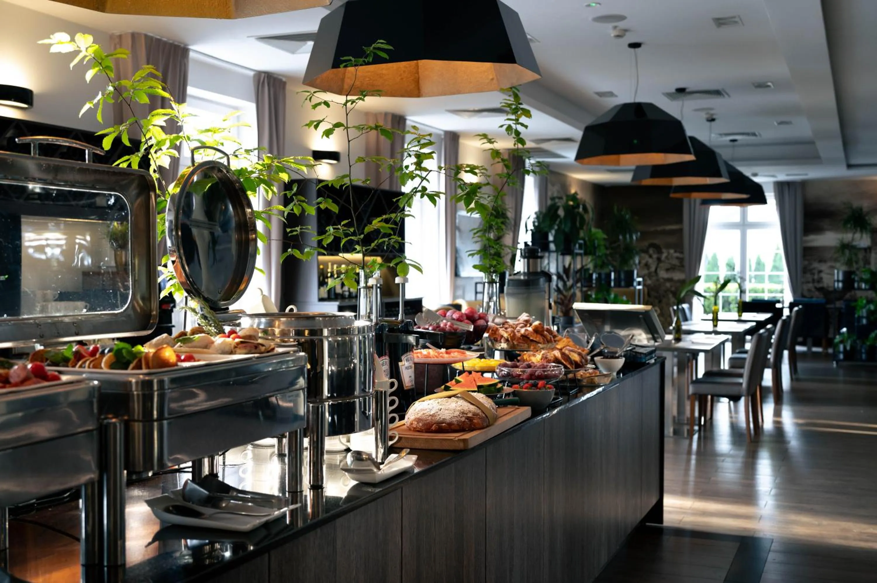 Restaurant/places to eat in Hotel Arche