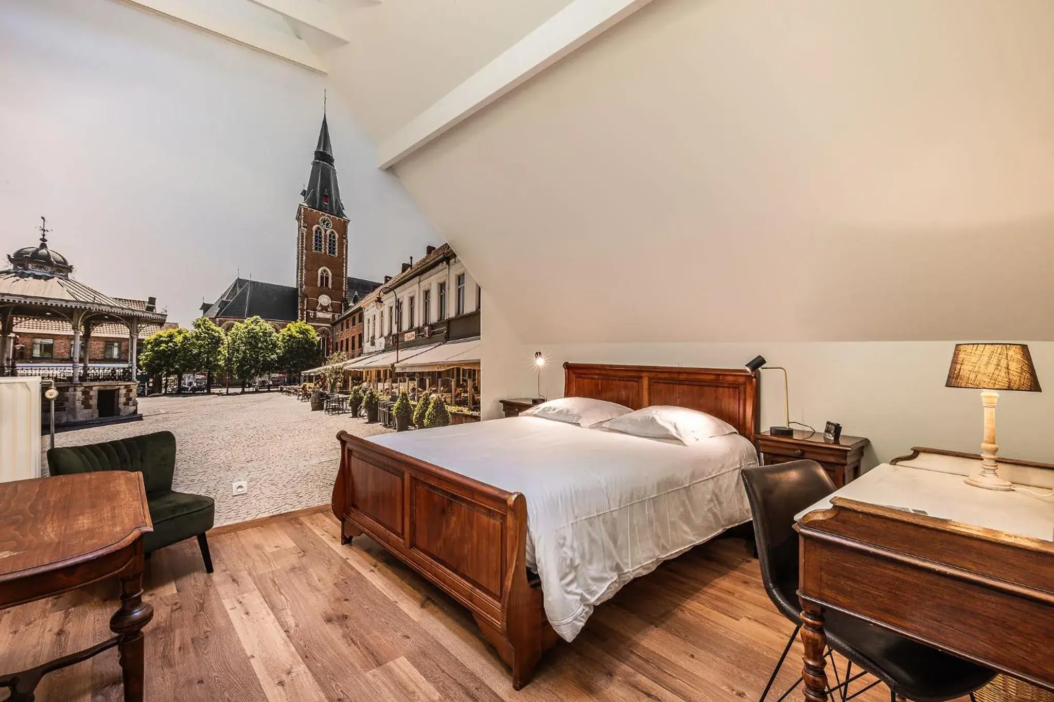 Queen Room - single occupancy in Apollonia Queen Room - single occupancy in Apollonia