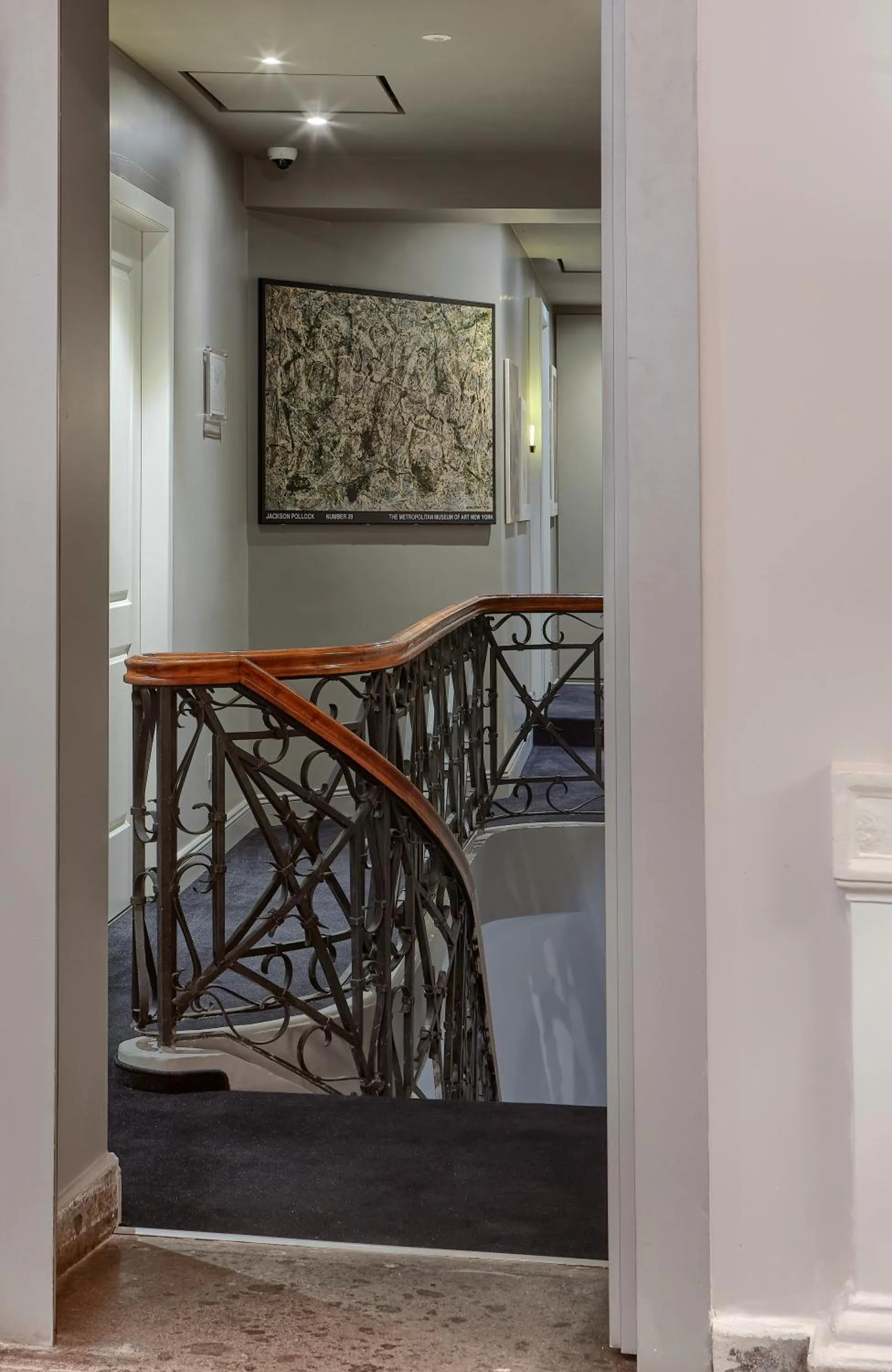 Decorative detail in L'obelisque maison de luxe