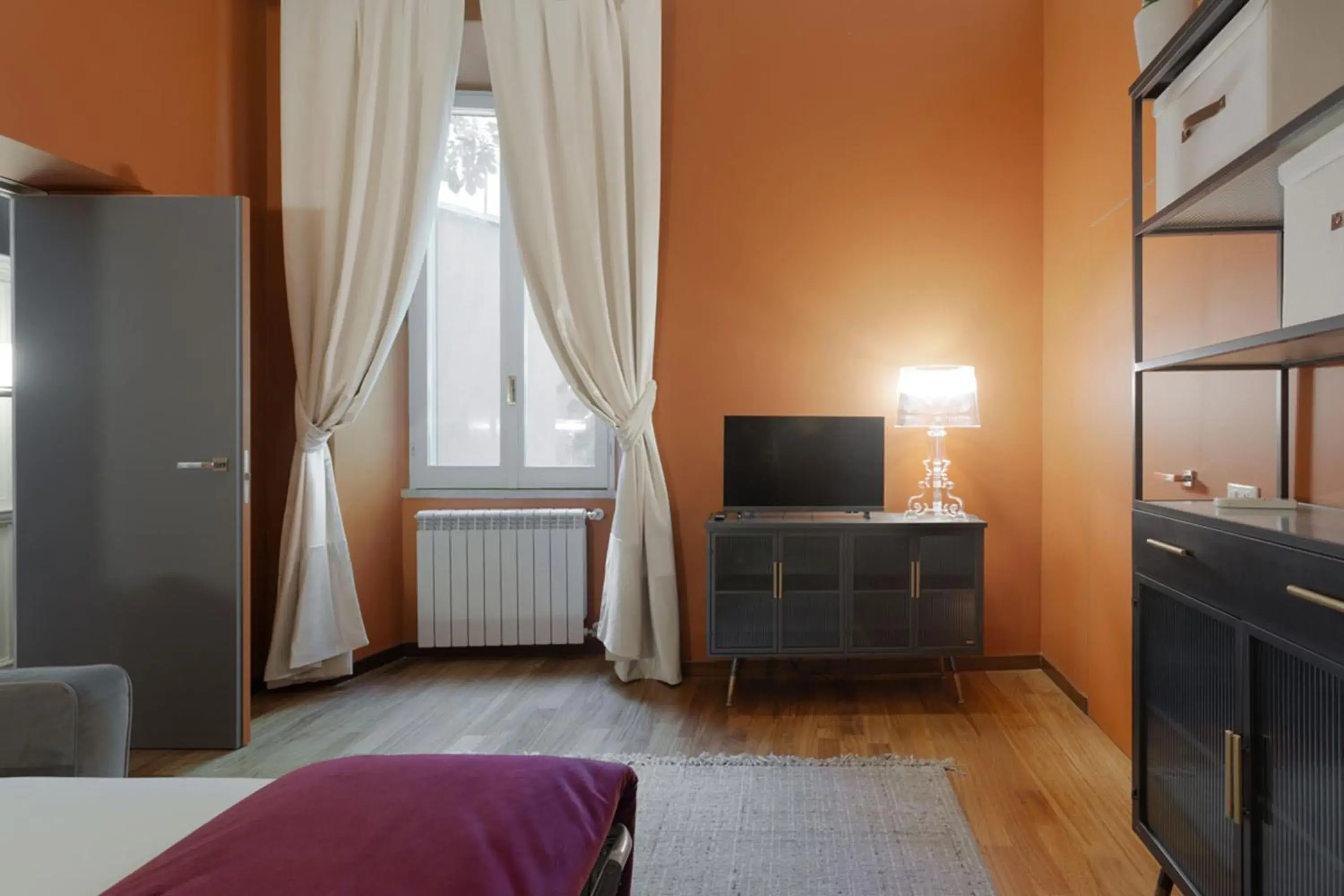 TV and multimedia, Bed in L'obelisque maison de luxe TV and multimedia, Bed in L'obelisque maison de luxe