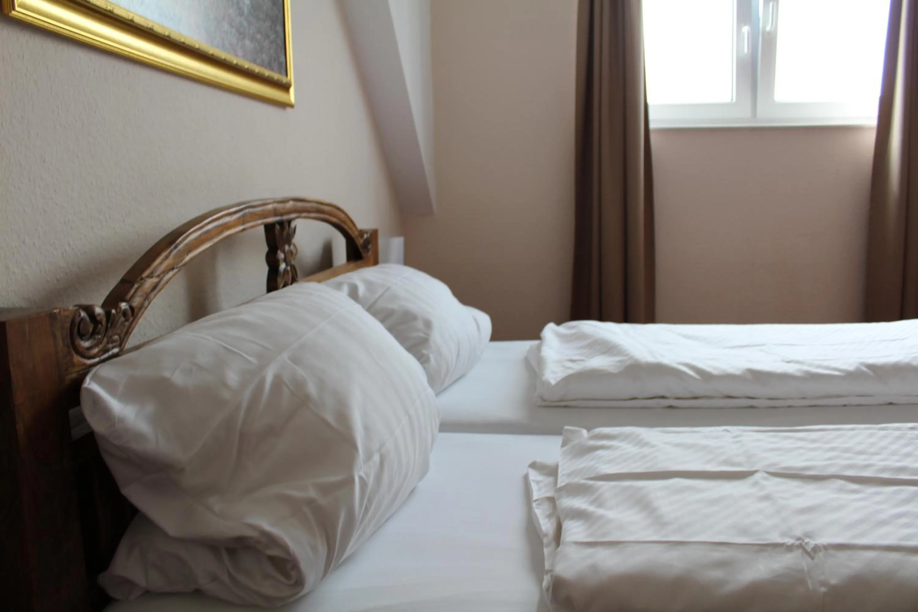 Photo of the whole room, Bed in Hotel Gardenia