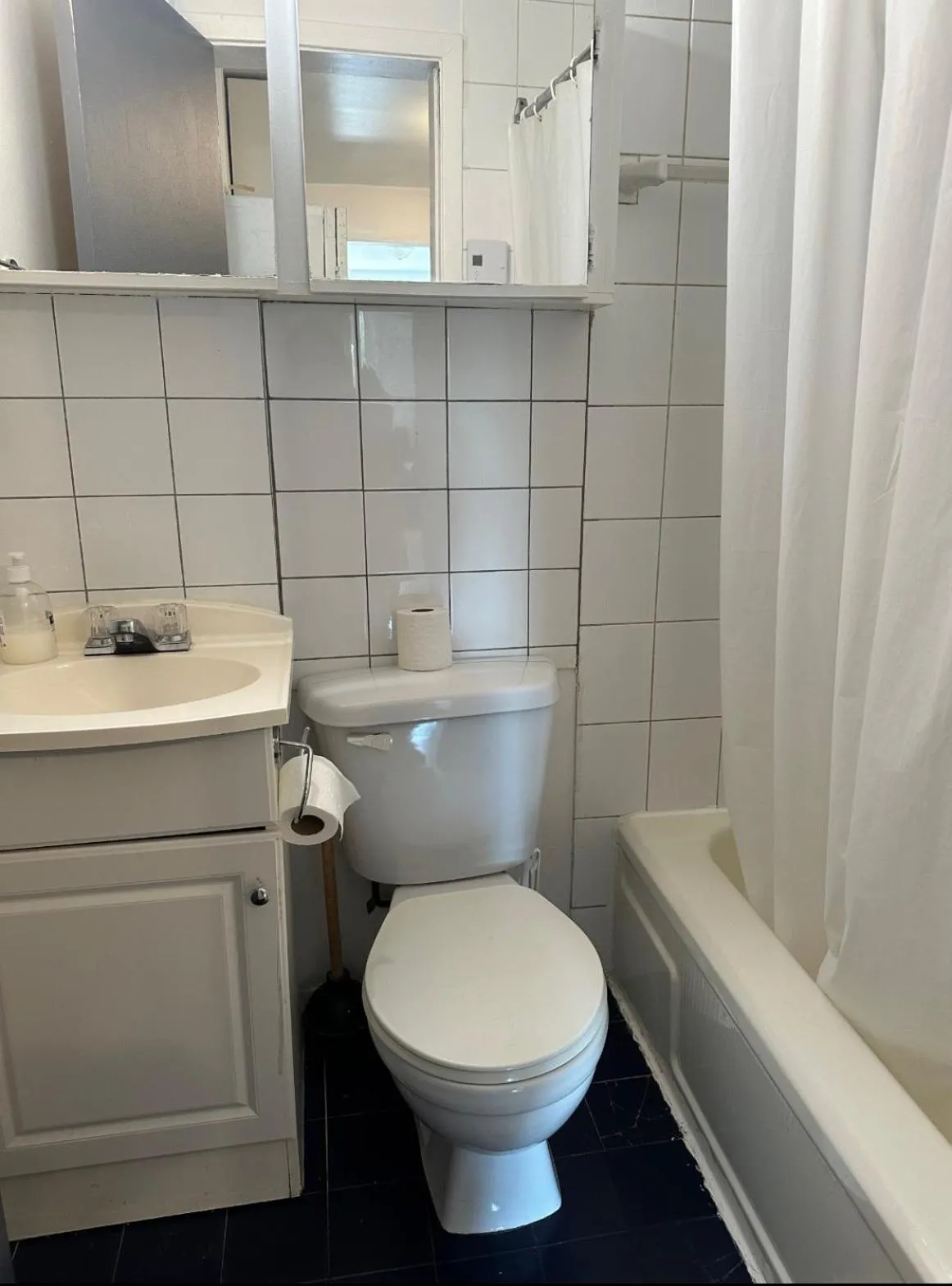 Hotel Mini Inc