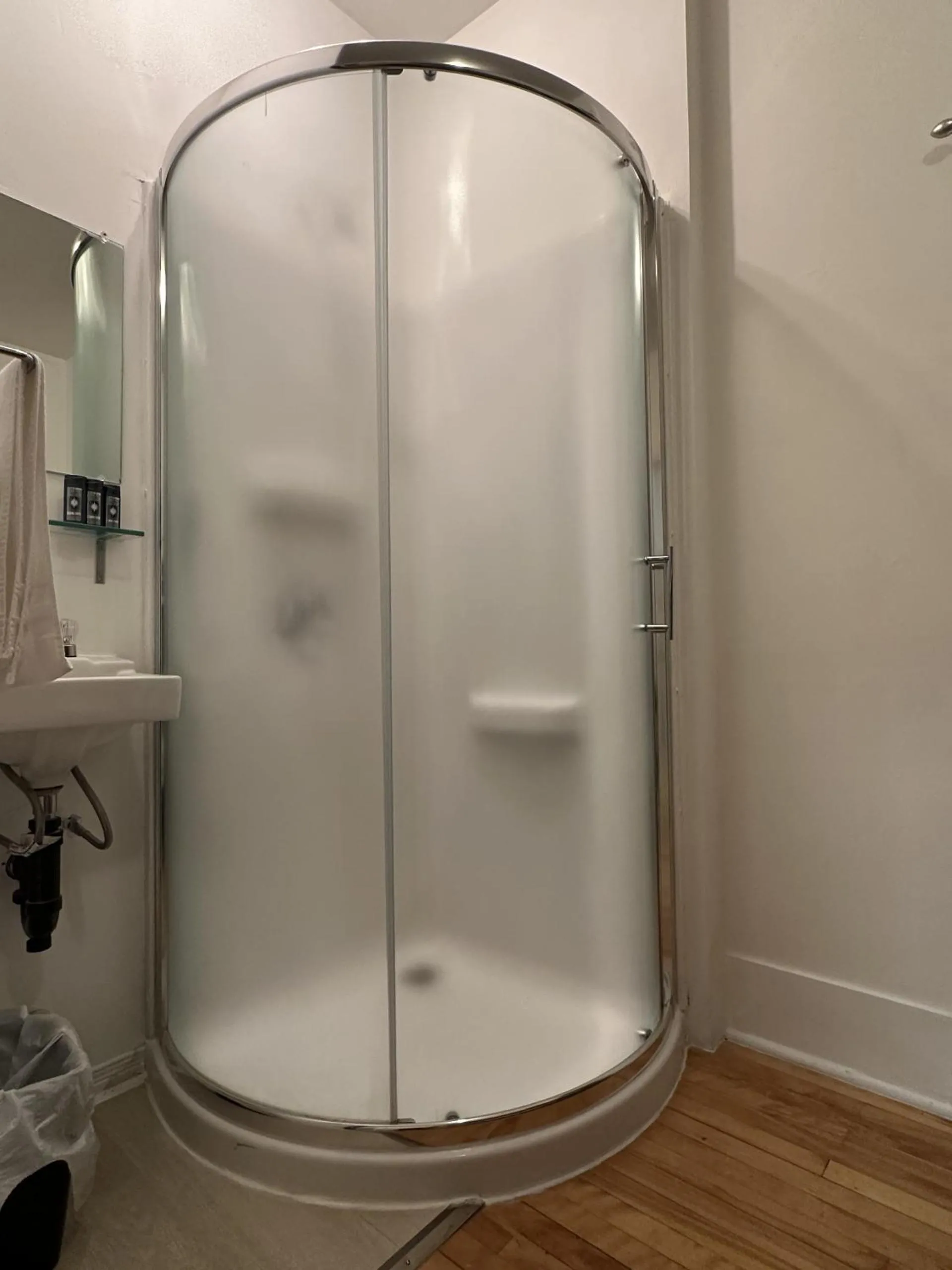 Hotel Mini Inc