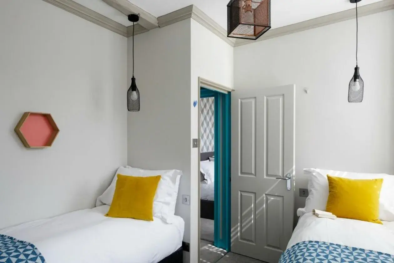 Two-Bedroom Apartment in Unique Apartments - Beau Street Two-Bedroom Apartment in Unique Apartments - Beau Street