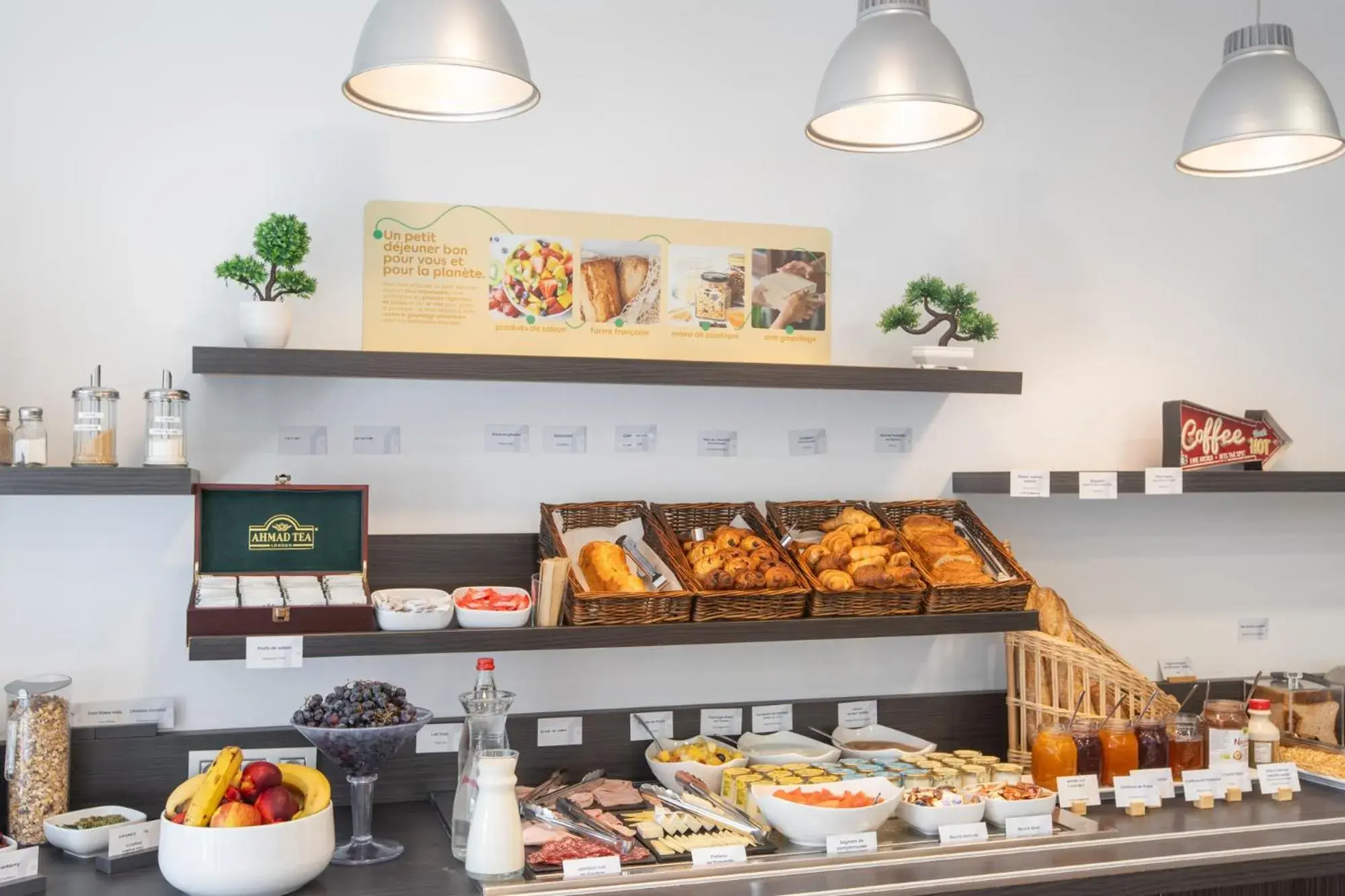 Food and drinks in Campanile Metz Centre - Gare Food and drinks in Campanile Metz Centre - Gare