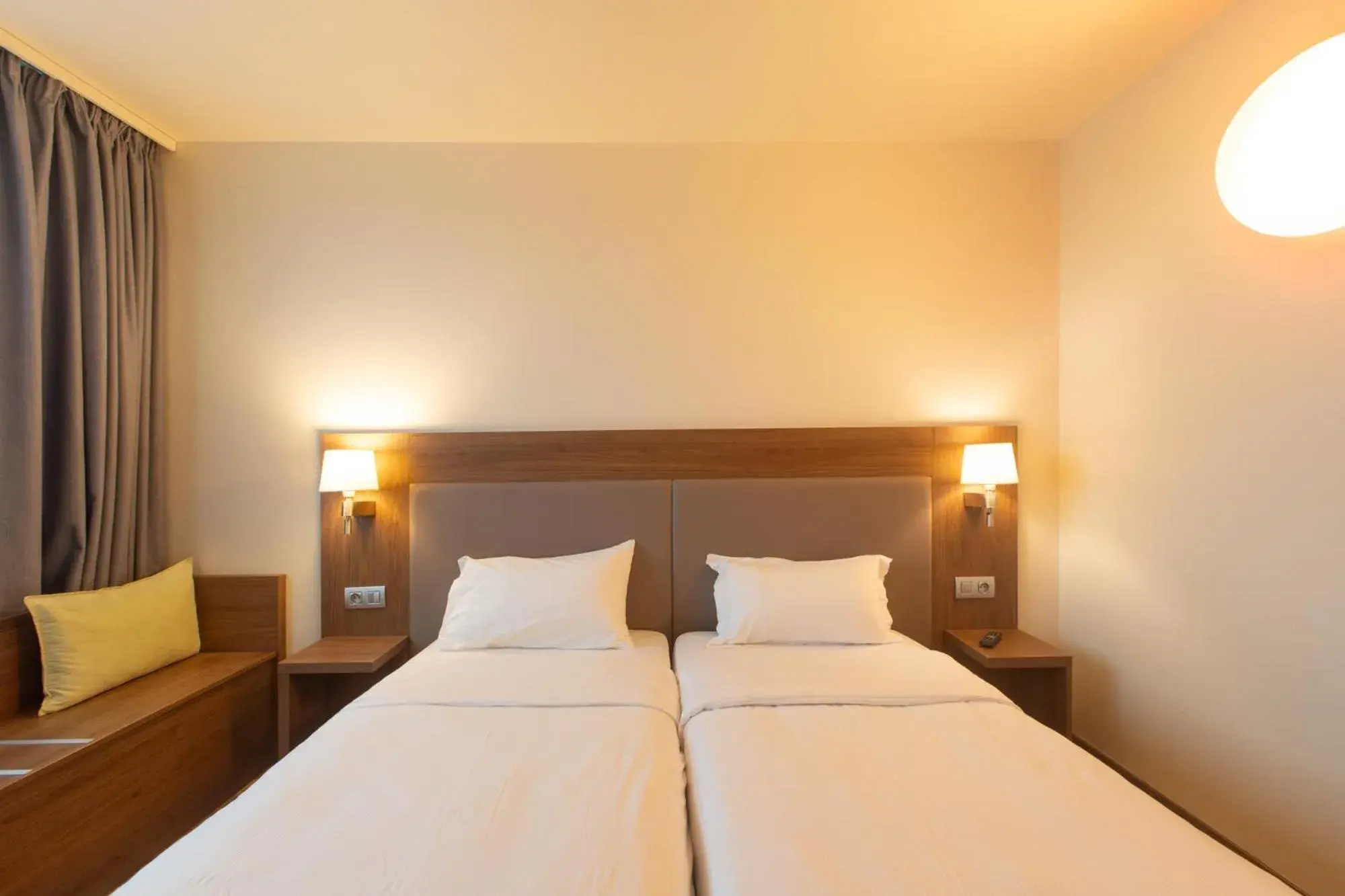 Twin Room in Campanile Metz Centre - Gare Twin Room in Campanile Metz Centre - Gare