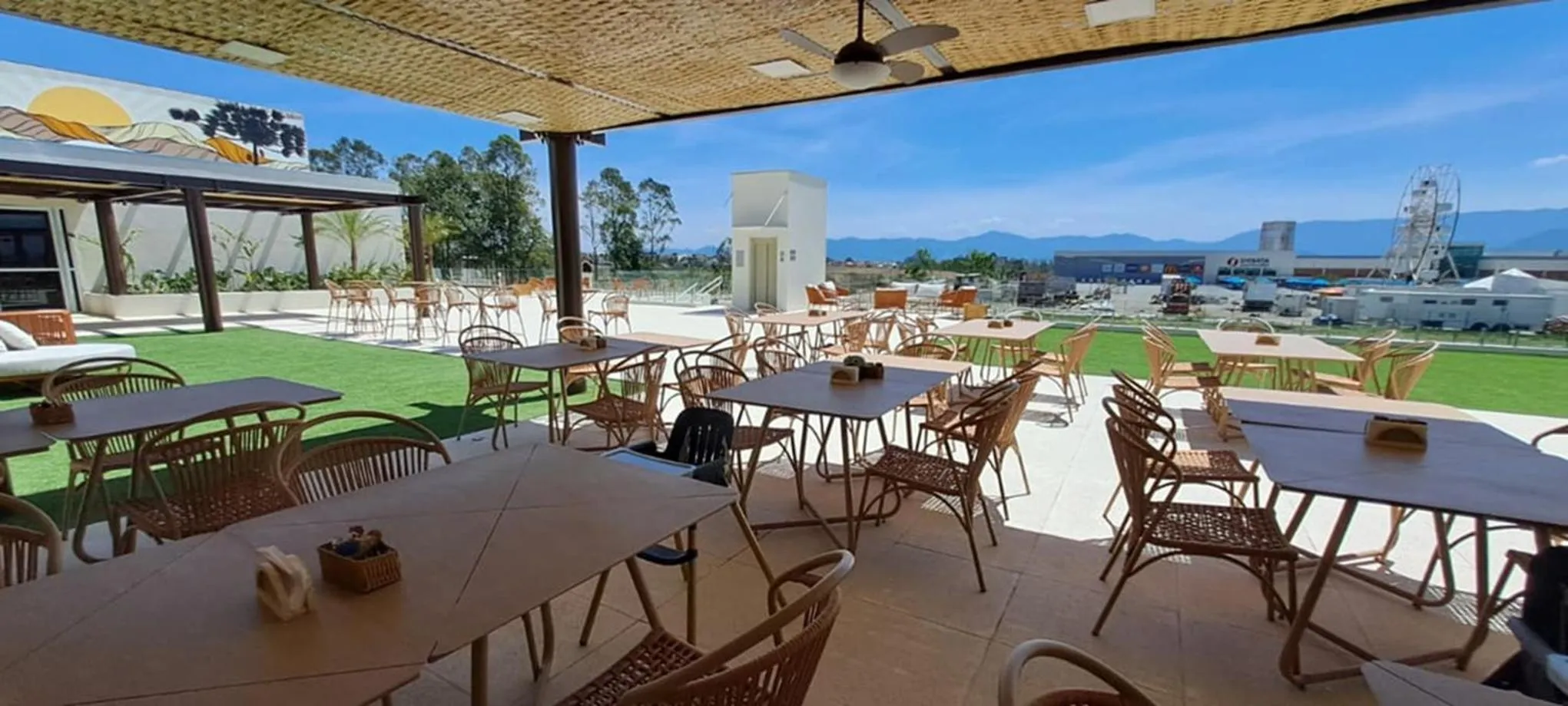 Restaurant/places to eat in Intercity Pátio Pinda Hotel & Resort