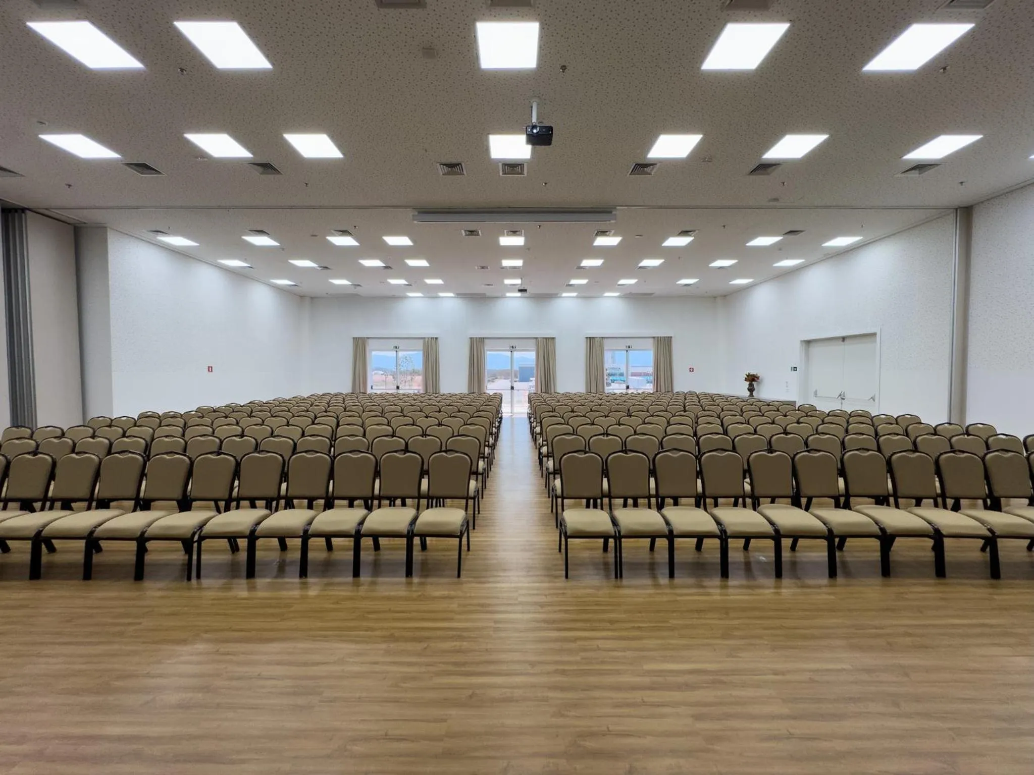 Meeting/conference room in Intercity Pátio Pinda Hotel & Resort