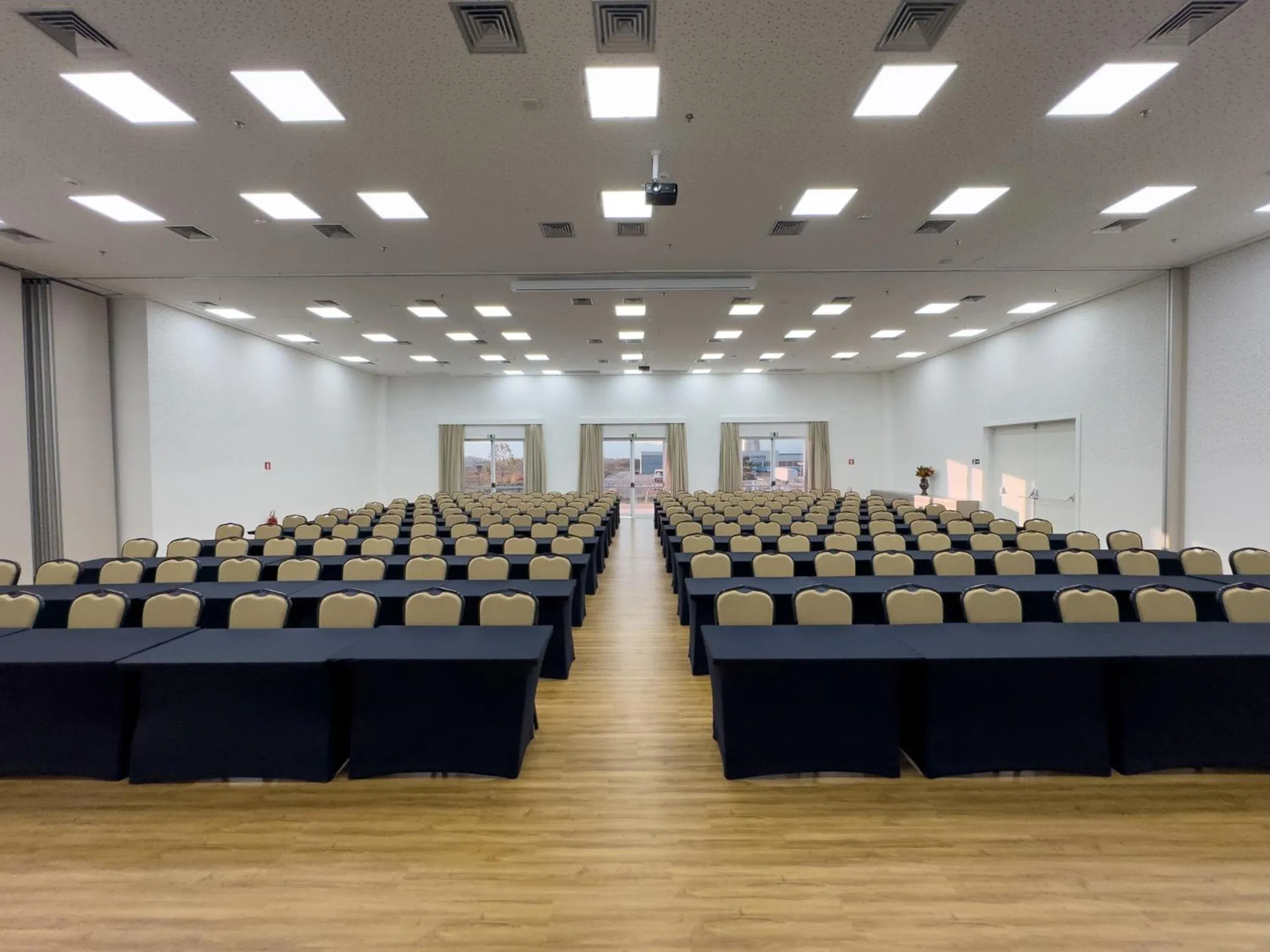 Meeting/conference room in Intercity Pátio Pinda Hotel & Resort