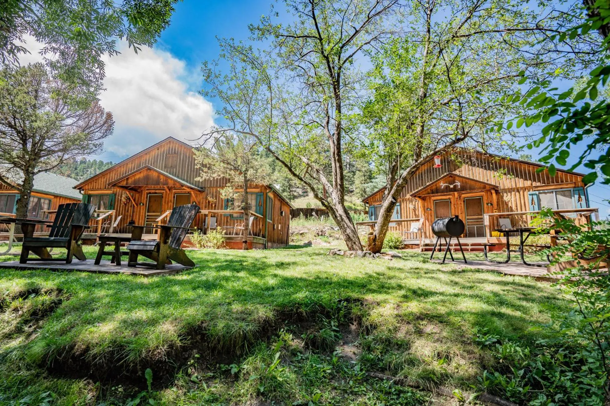 Property building in Colorado Bear Creek Cabins