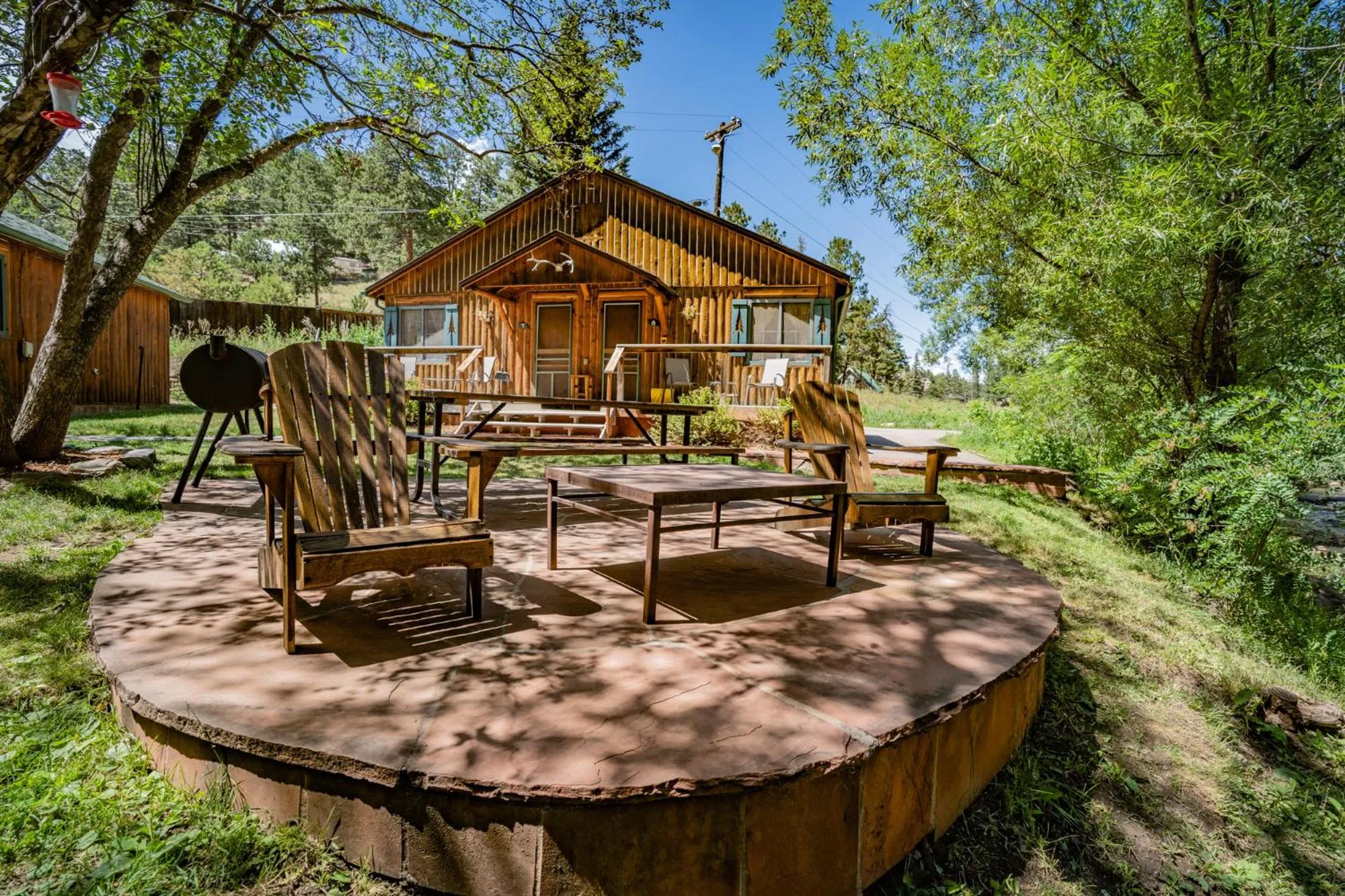 Property building in Colorado Bear Creek Cabins