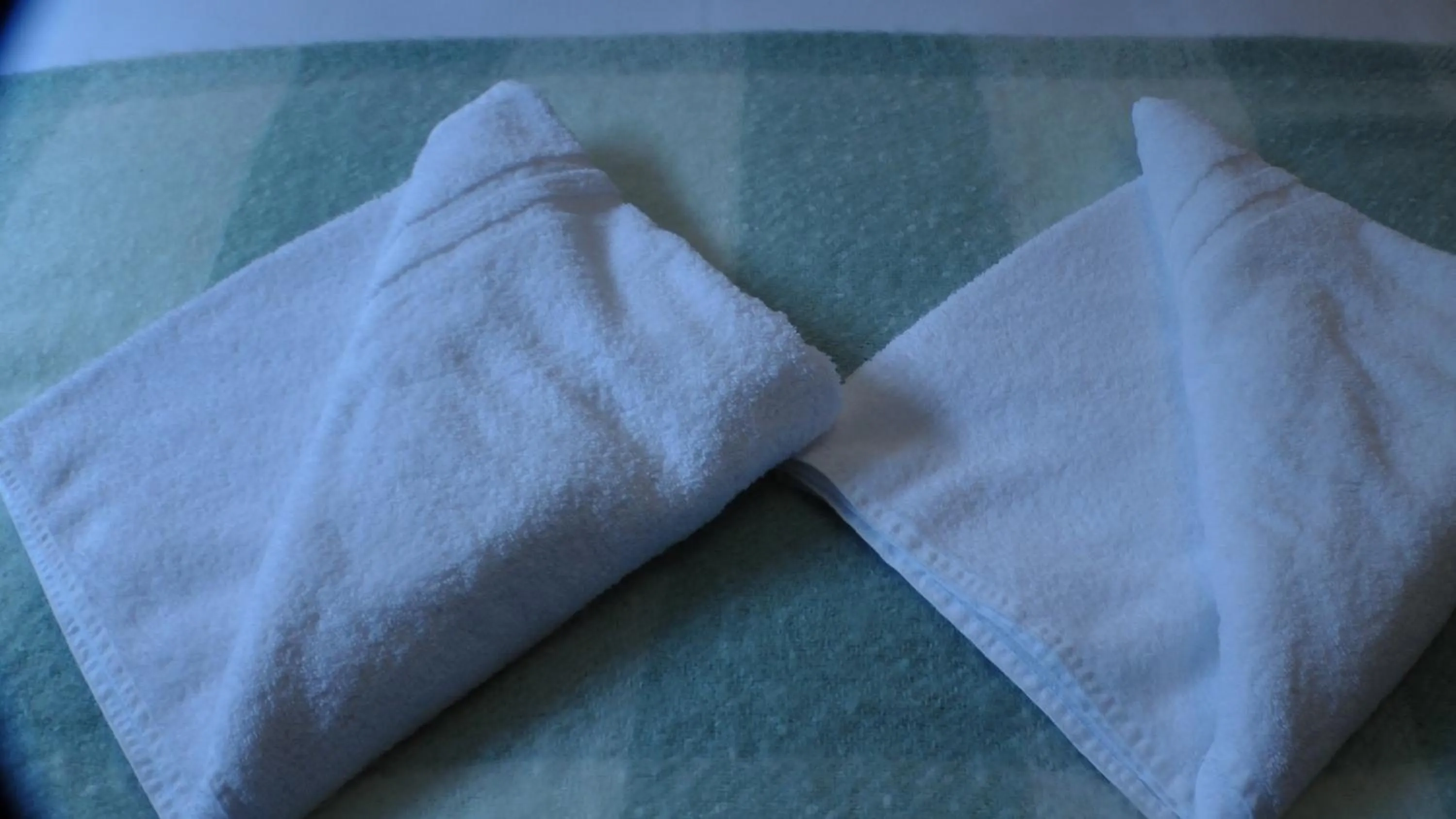 Bedroom, Bed in Bay Lodge