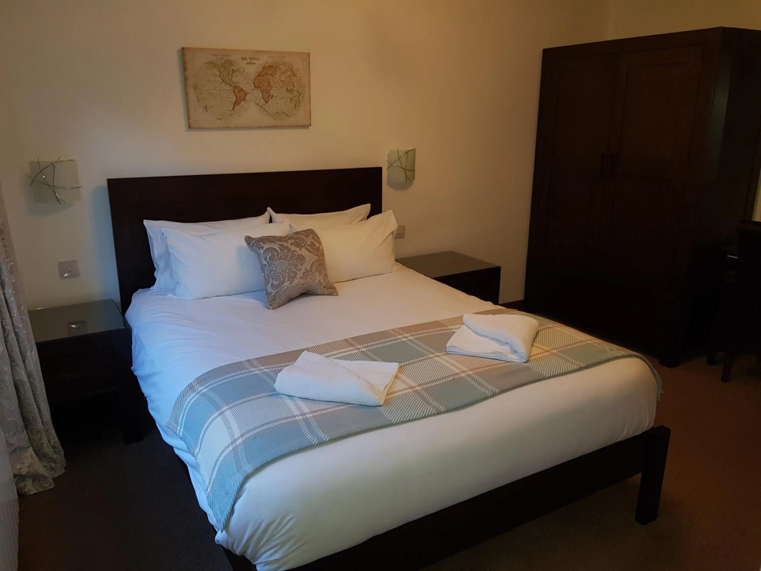 Bedroom, Bed in Bay Lodge