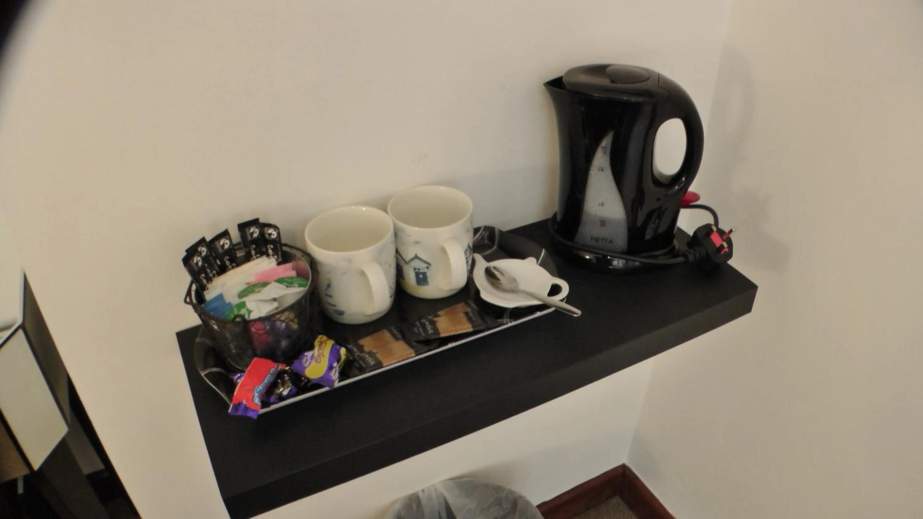 Coffee/tea facilities in Bay Lodge