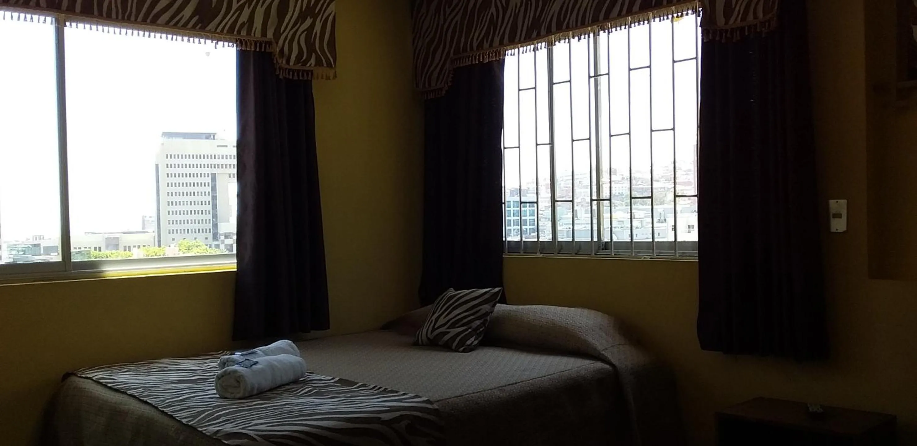 Family Room with Shared Bathroom in Hostal Tunquelen