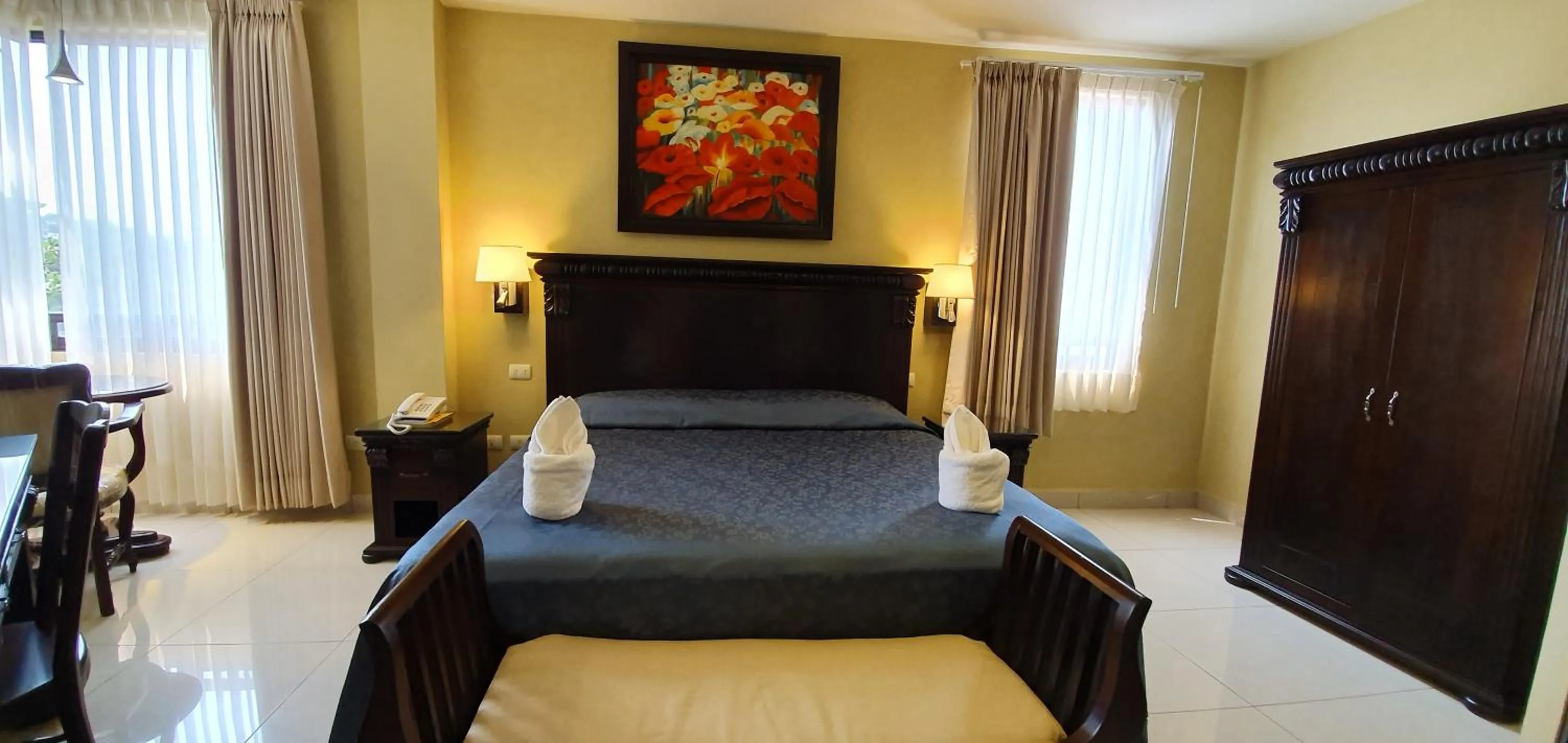 Bed in Hotel San Francisco