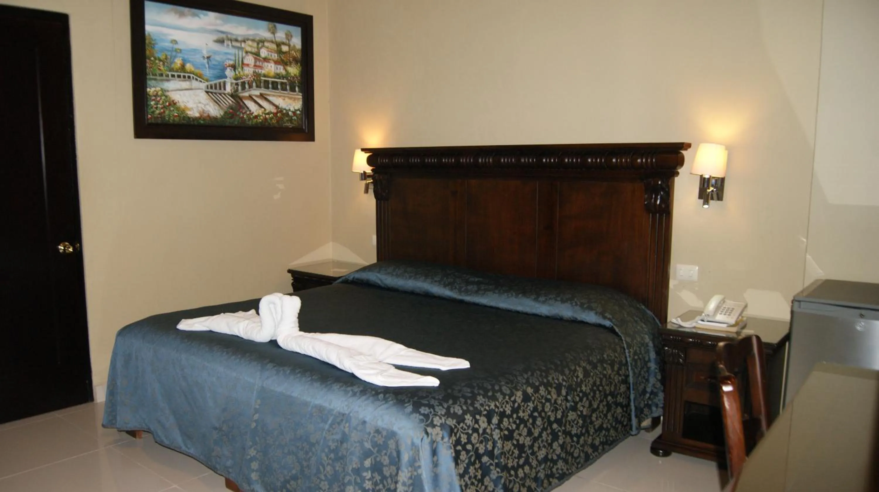 Photo of the whole room, Bed in Hotel San Francisco