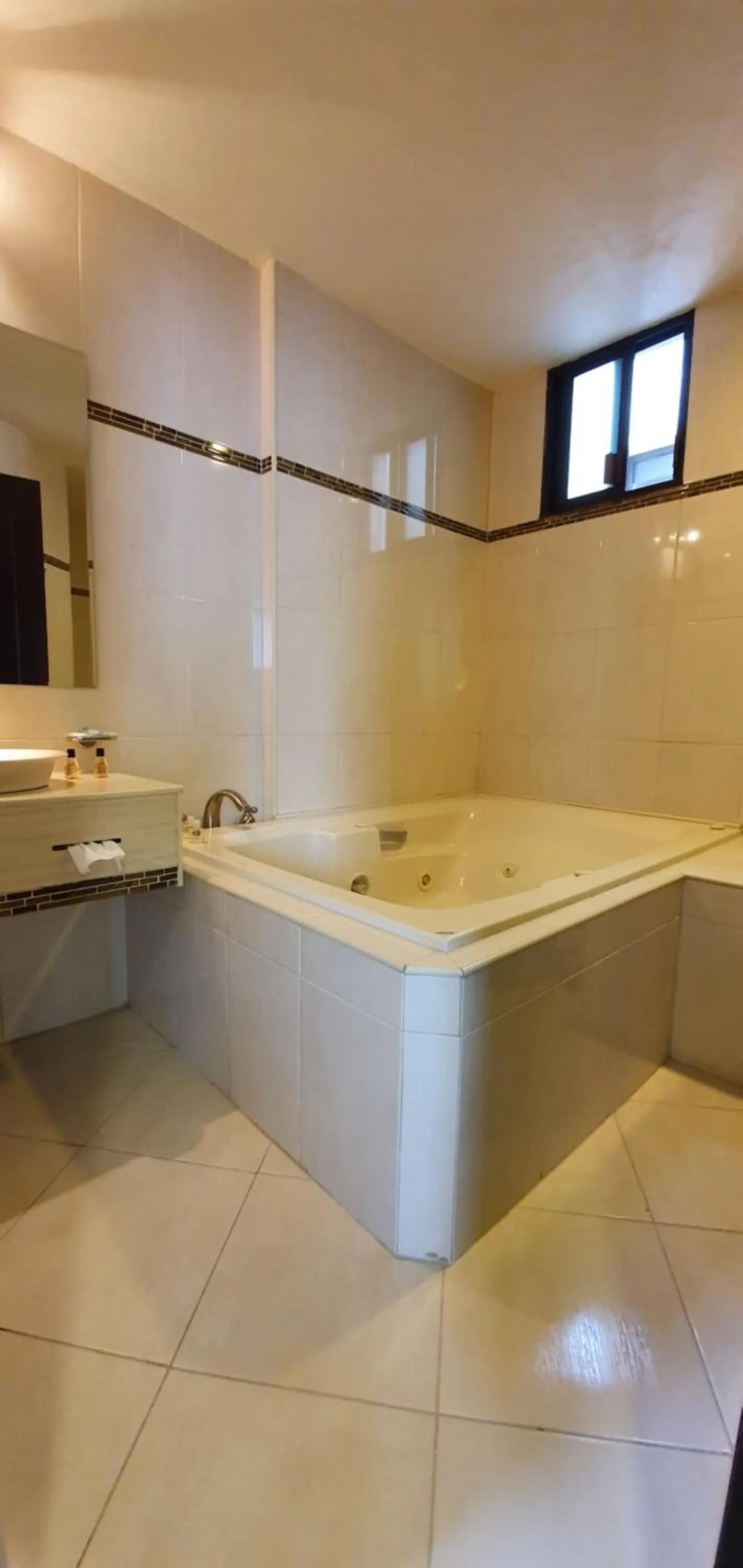 Hot Tub in Hotel San Francisco