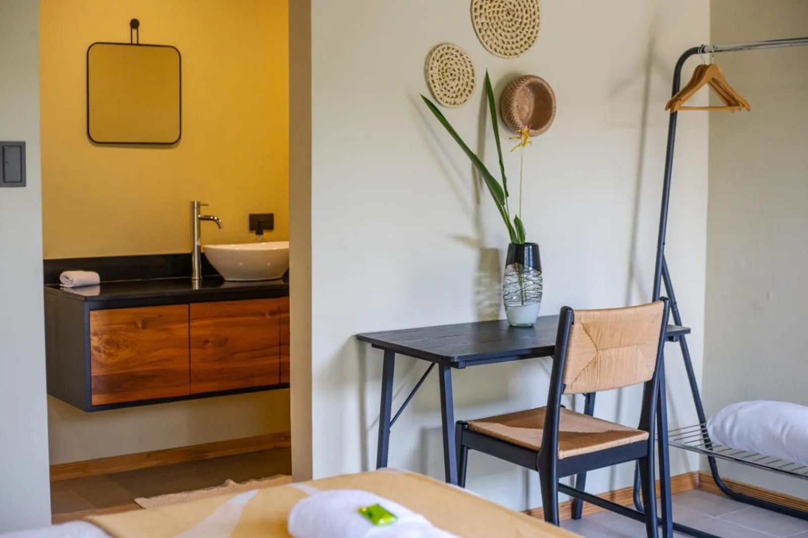 Hotel y Cabinas del Trópico