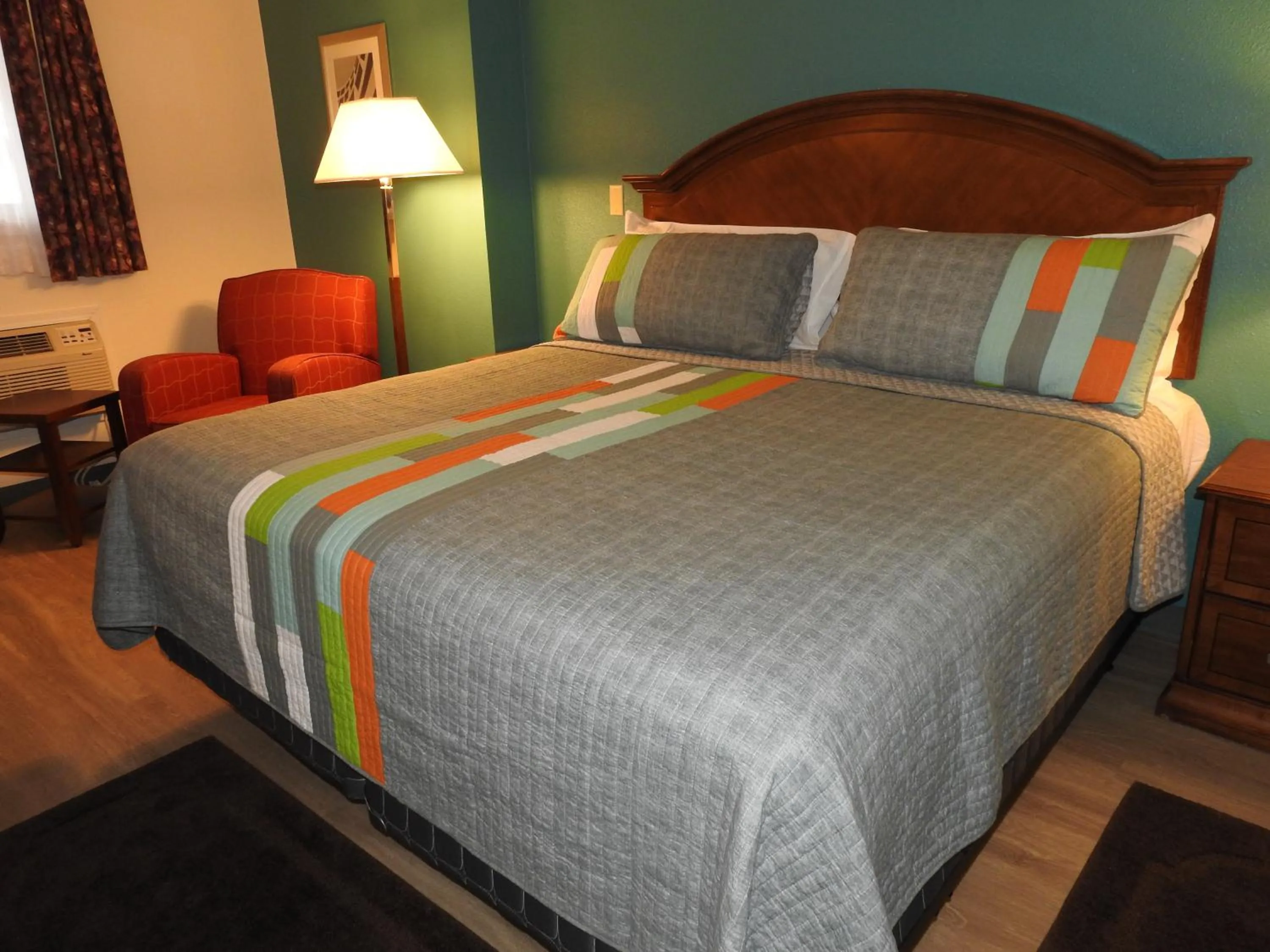 King Room in Edelweiss Inn