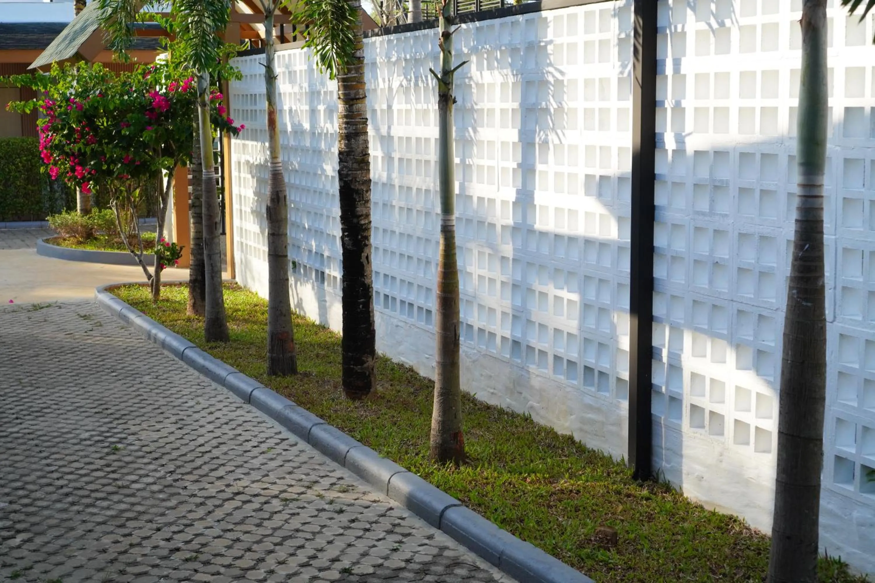 Garden in IP Plus Resort Chanthaburia - Halal Hotel