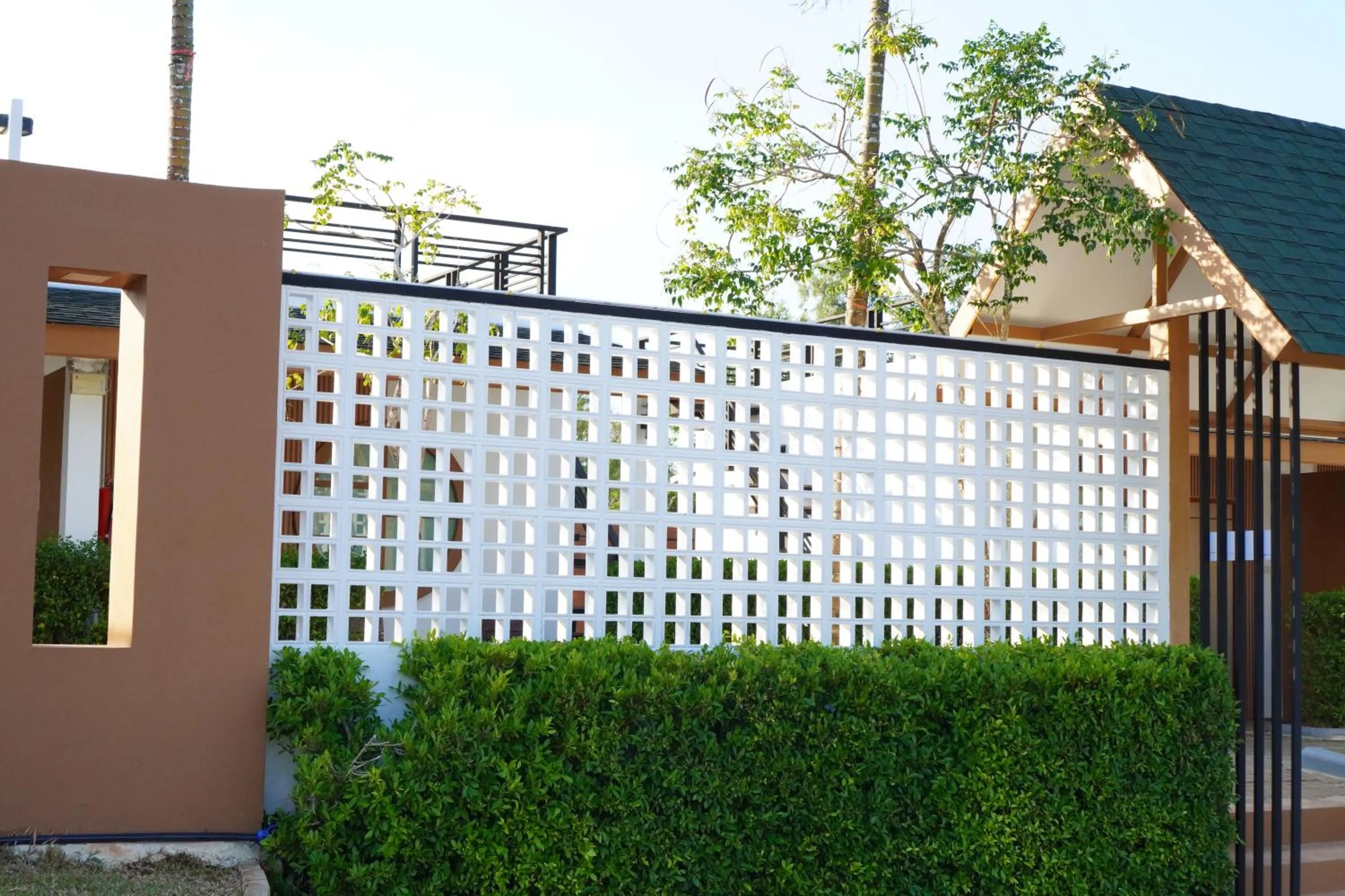 Facade/entrance in IP Plus Resort Chanthaburia - Halal Hotel