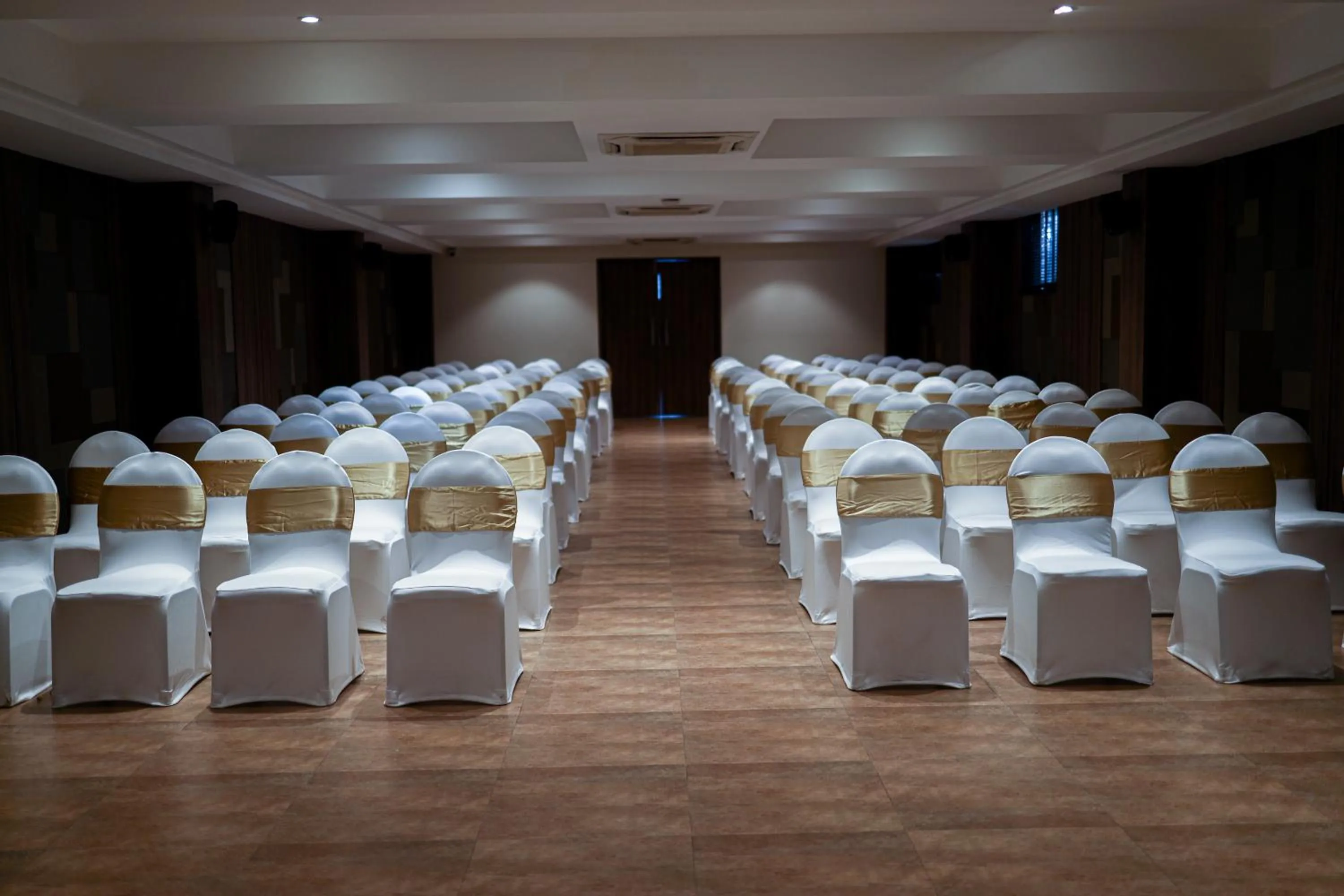 Banquet/Function facilities in Enrise By Sayaji Ahmednagar