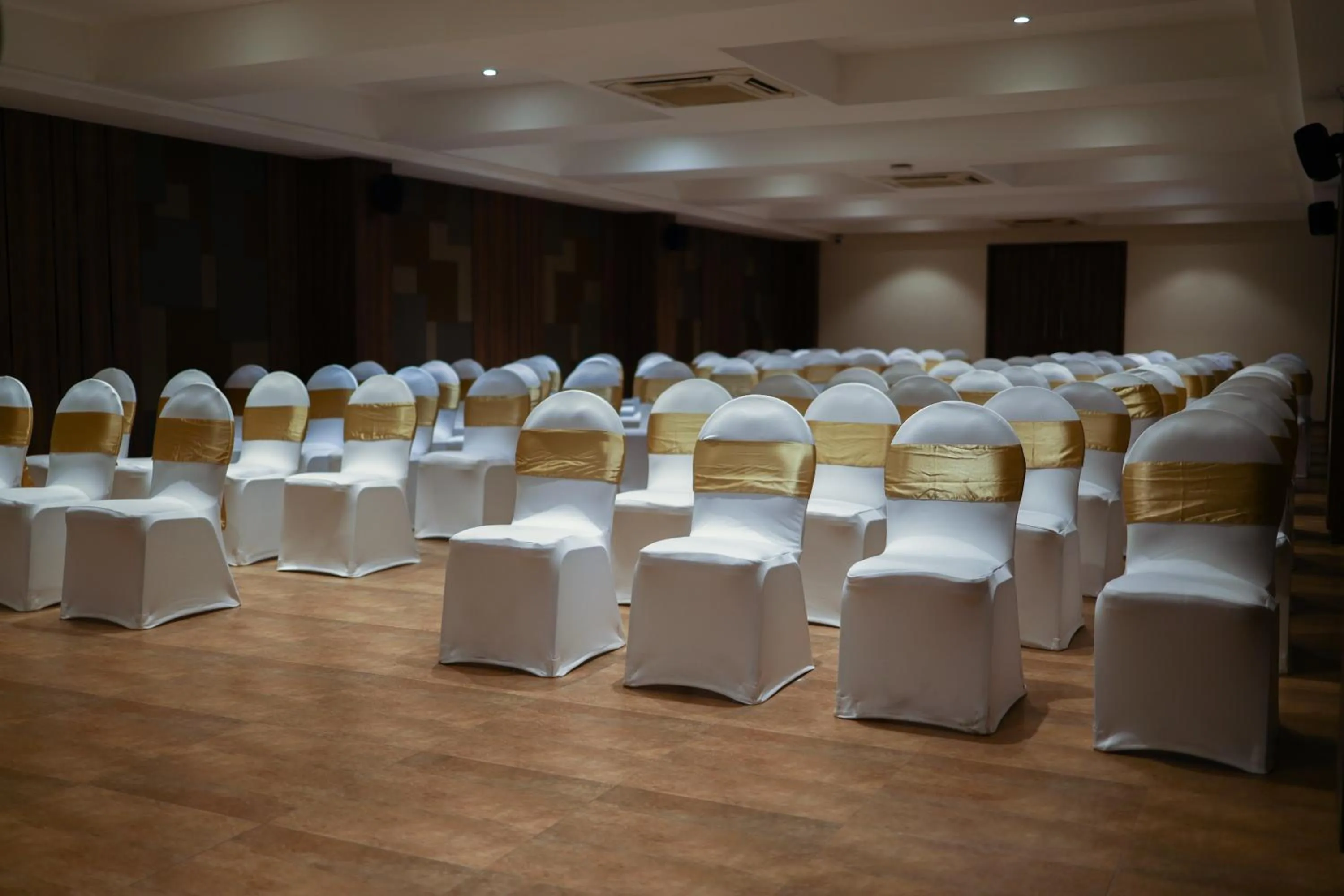 Banquet/Function facilities in Enrise By Sayaji Ahmednagar