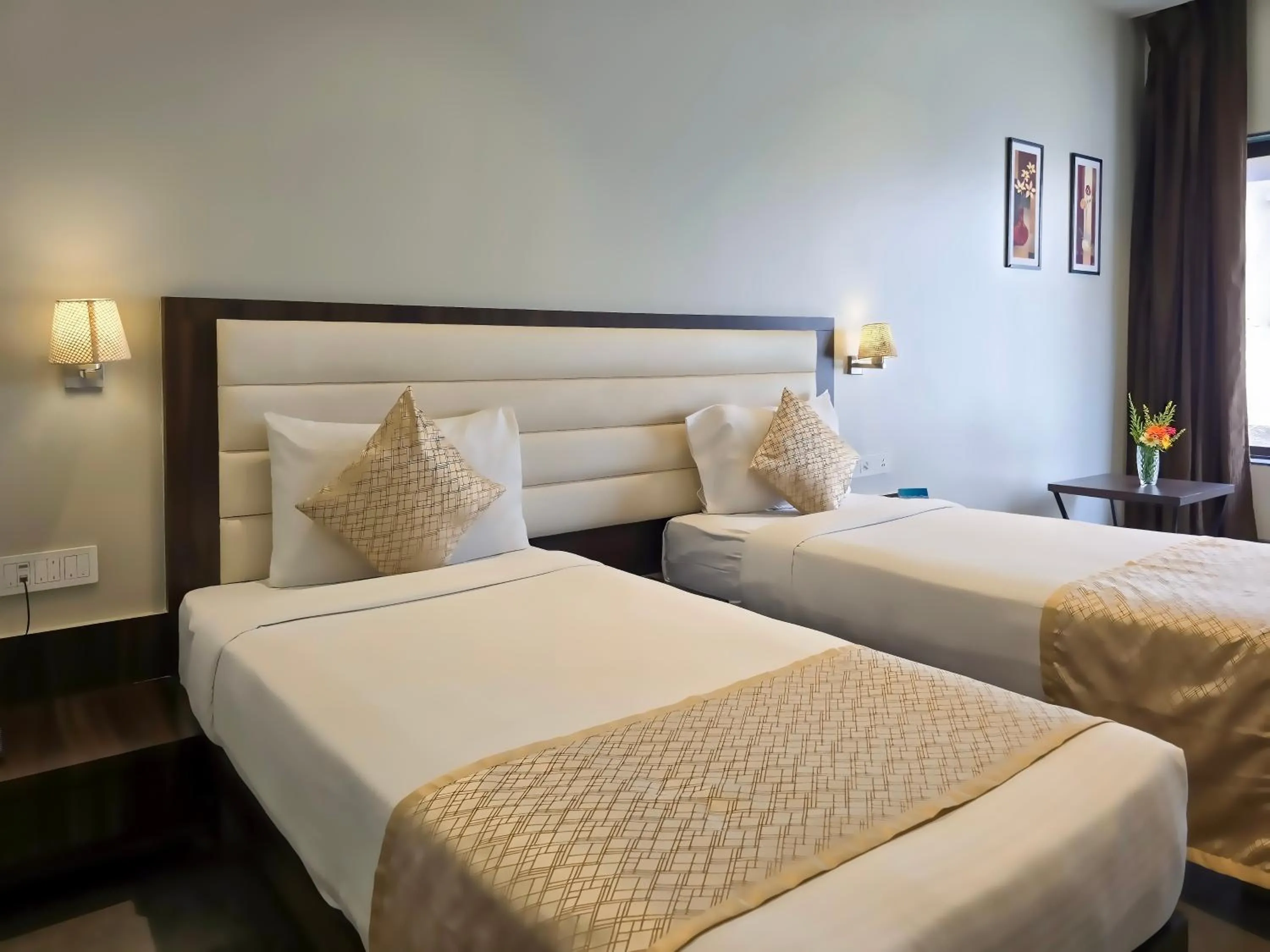 Bed in Enrise By Sayaji Ahmednagar