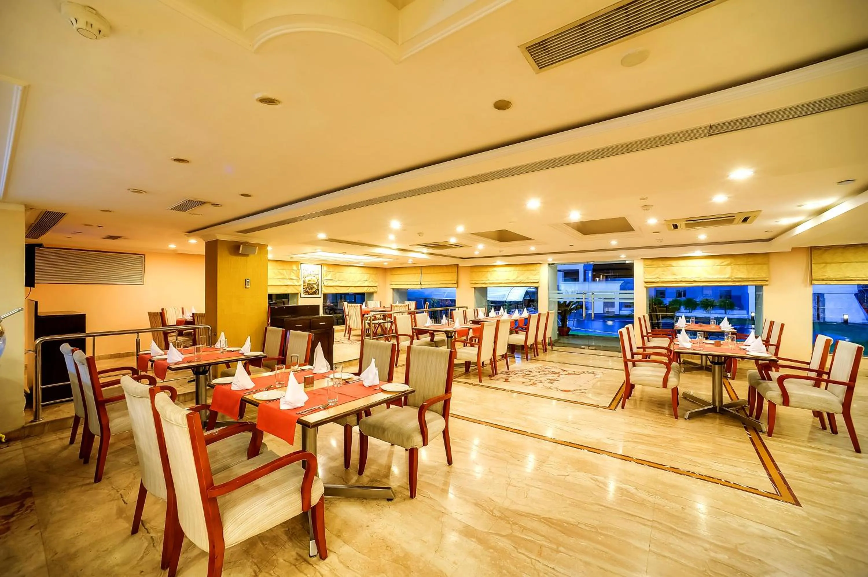 Restaurant/places to eat in Royal Sarovar Portico Siliguri