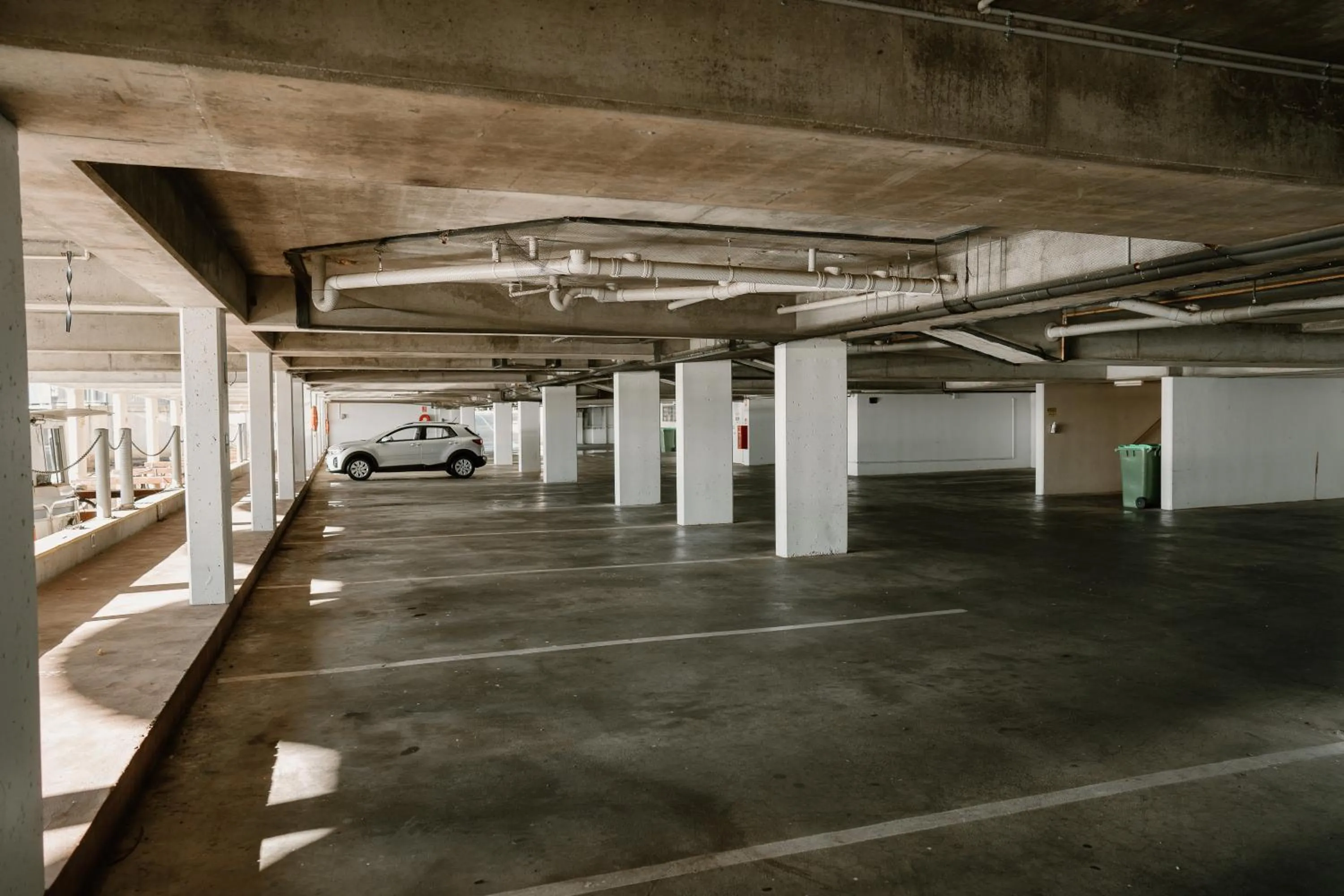 Parking in Lake Mulwala Boatel
