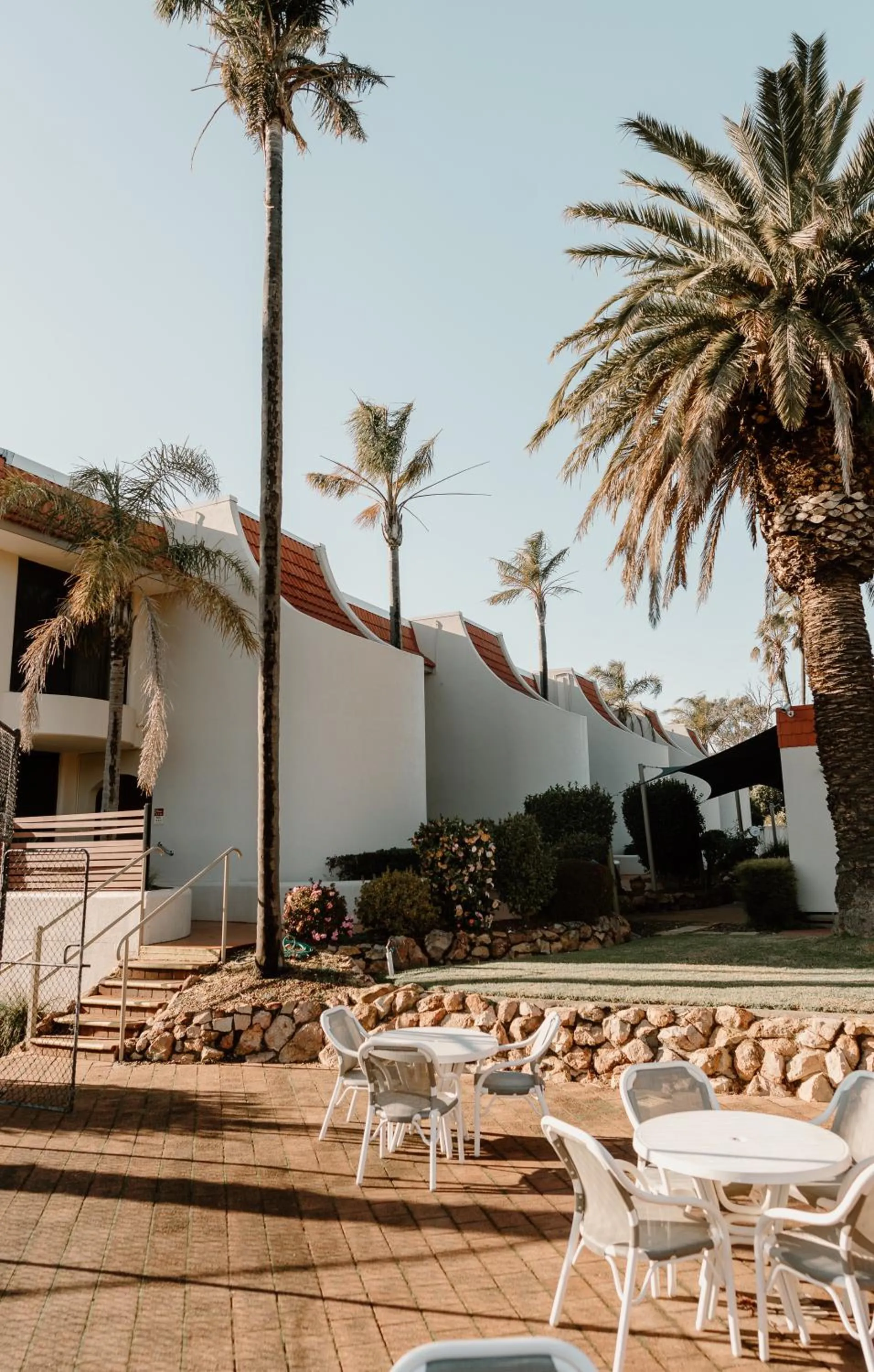 Property building in Lake Mulwala Boatel