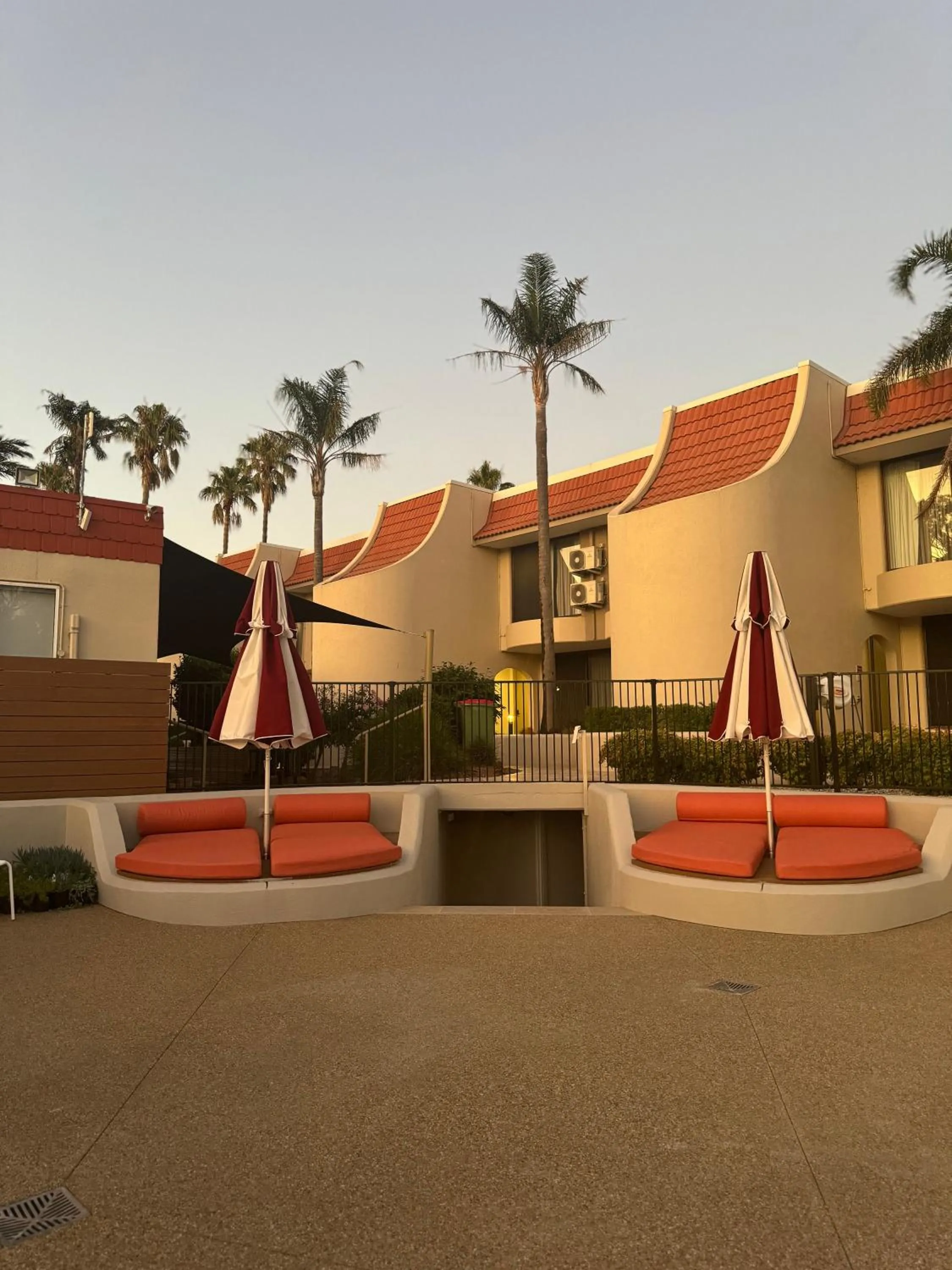 Swimming pool in Lake Mulwala Boatel