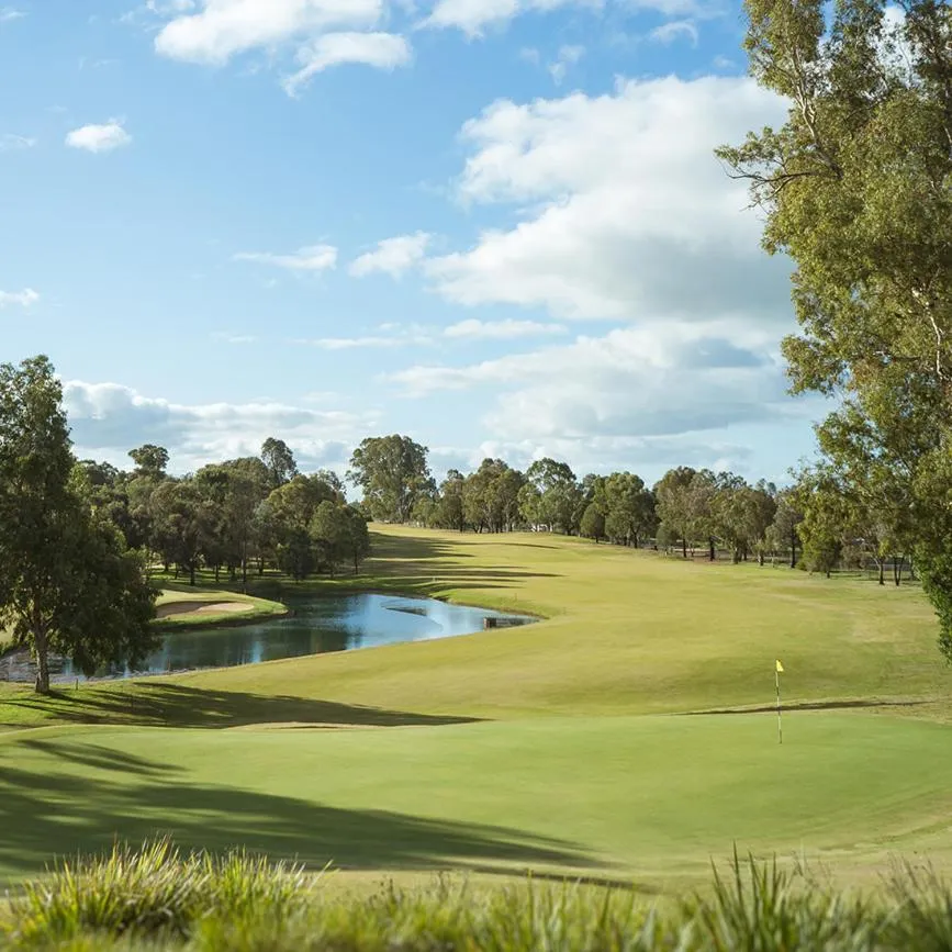 Golfcourse in Lake Mulwala Boatel