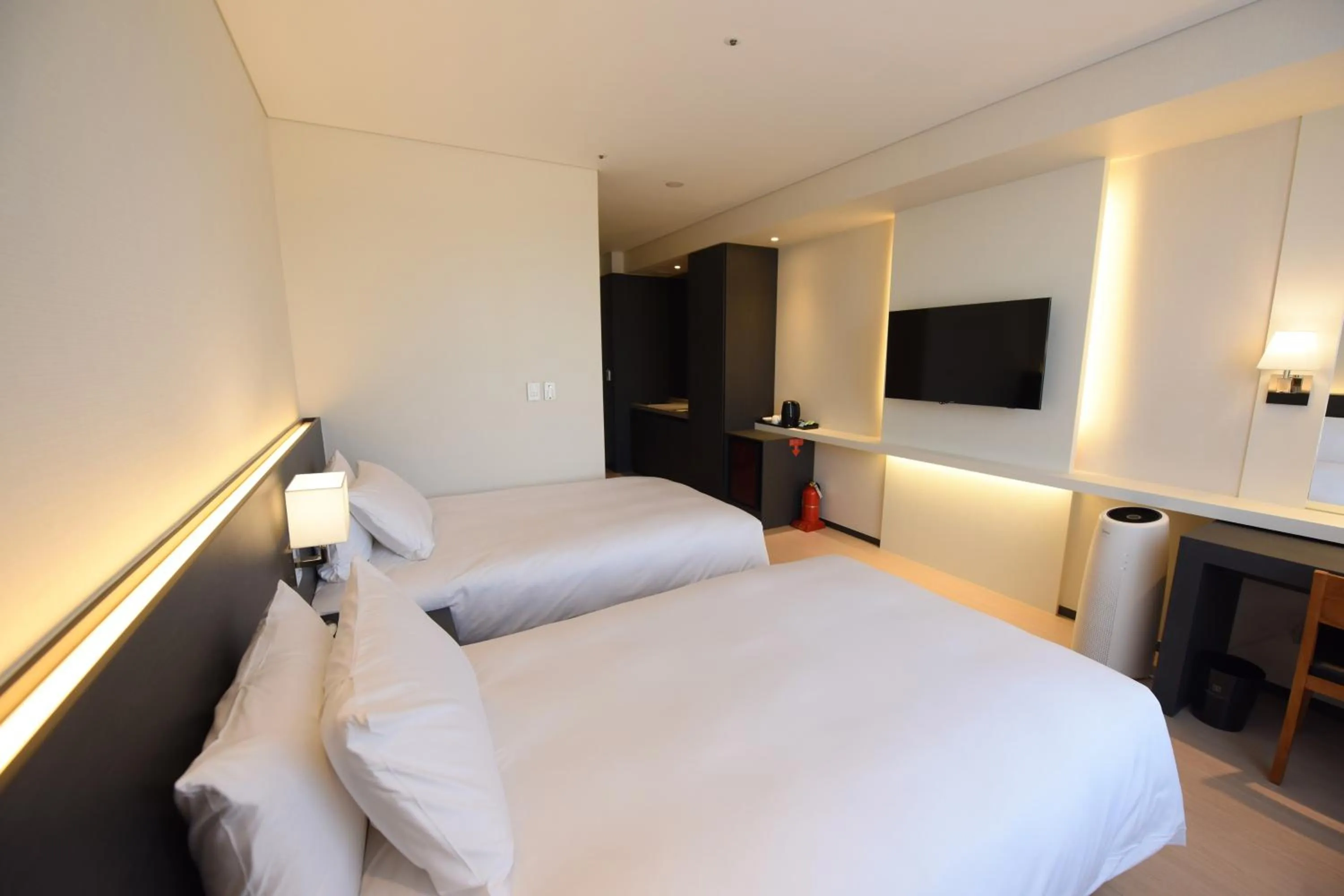 Photo of the whole room, Bed in Geoje Artnouveau Suite Hotel