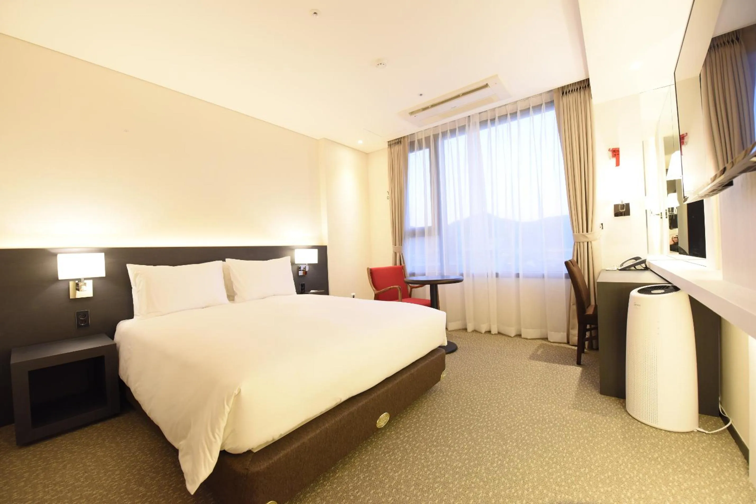 Bed in Geoje Artnouveau Suite Hotel