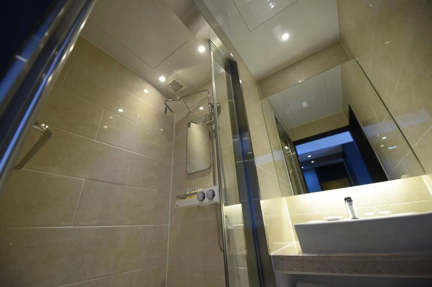 Shower in Geoje Artnouveau Suite Hotel