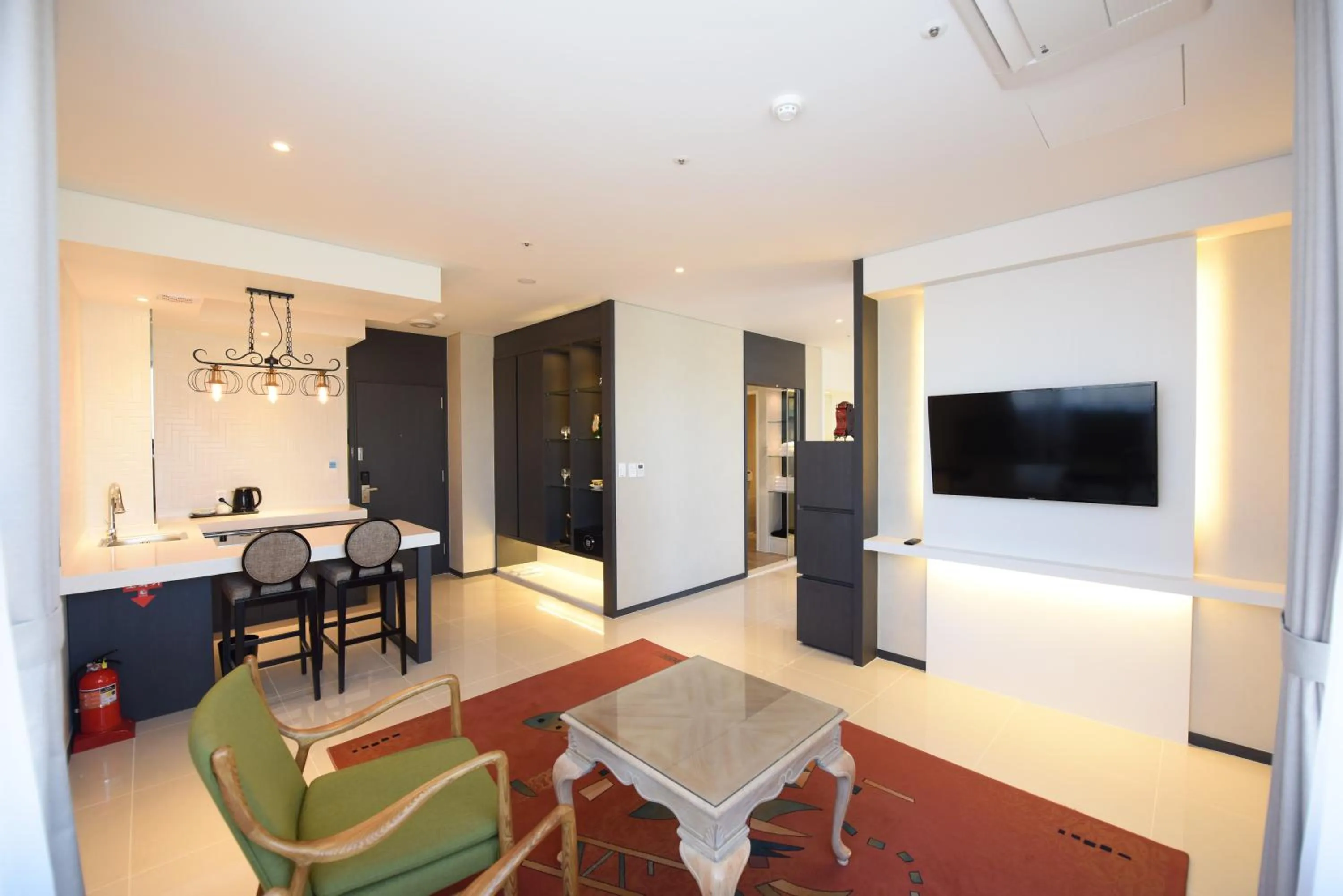 Geoje Artnouveau Suite Hotel