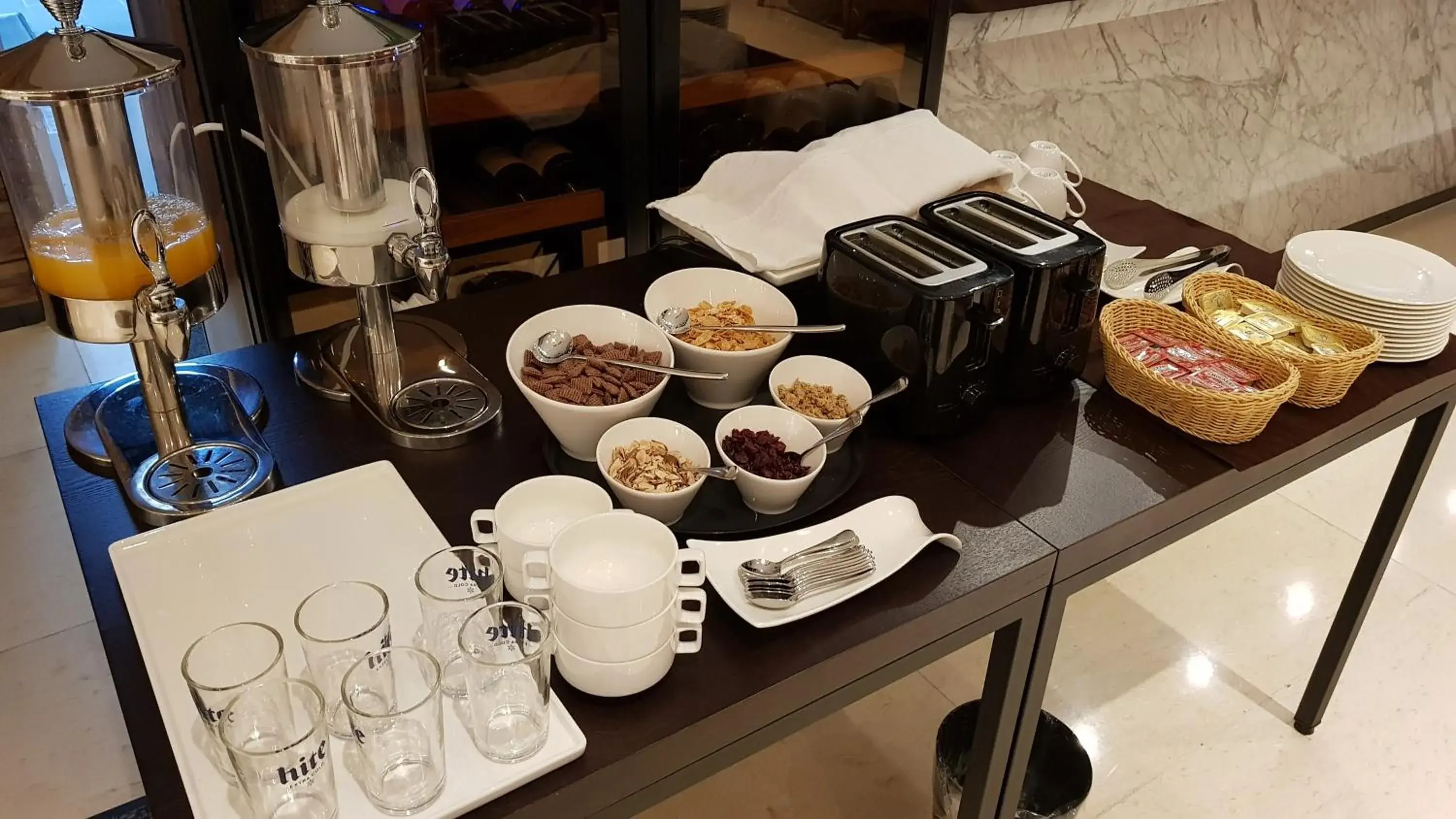 Buffet breakfast in Geoje Artnouveau Suite Hotel Buffet breakfast in Geoje Artnouveau Suite Hotel