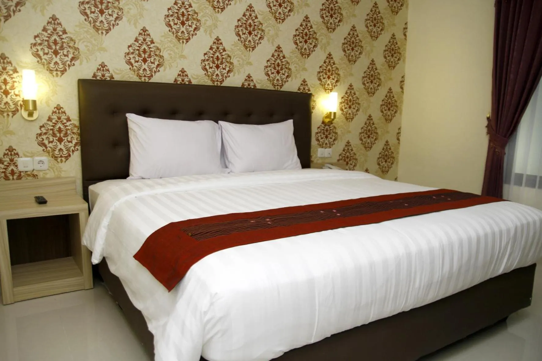 Hersya Front One Inn Surabaya