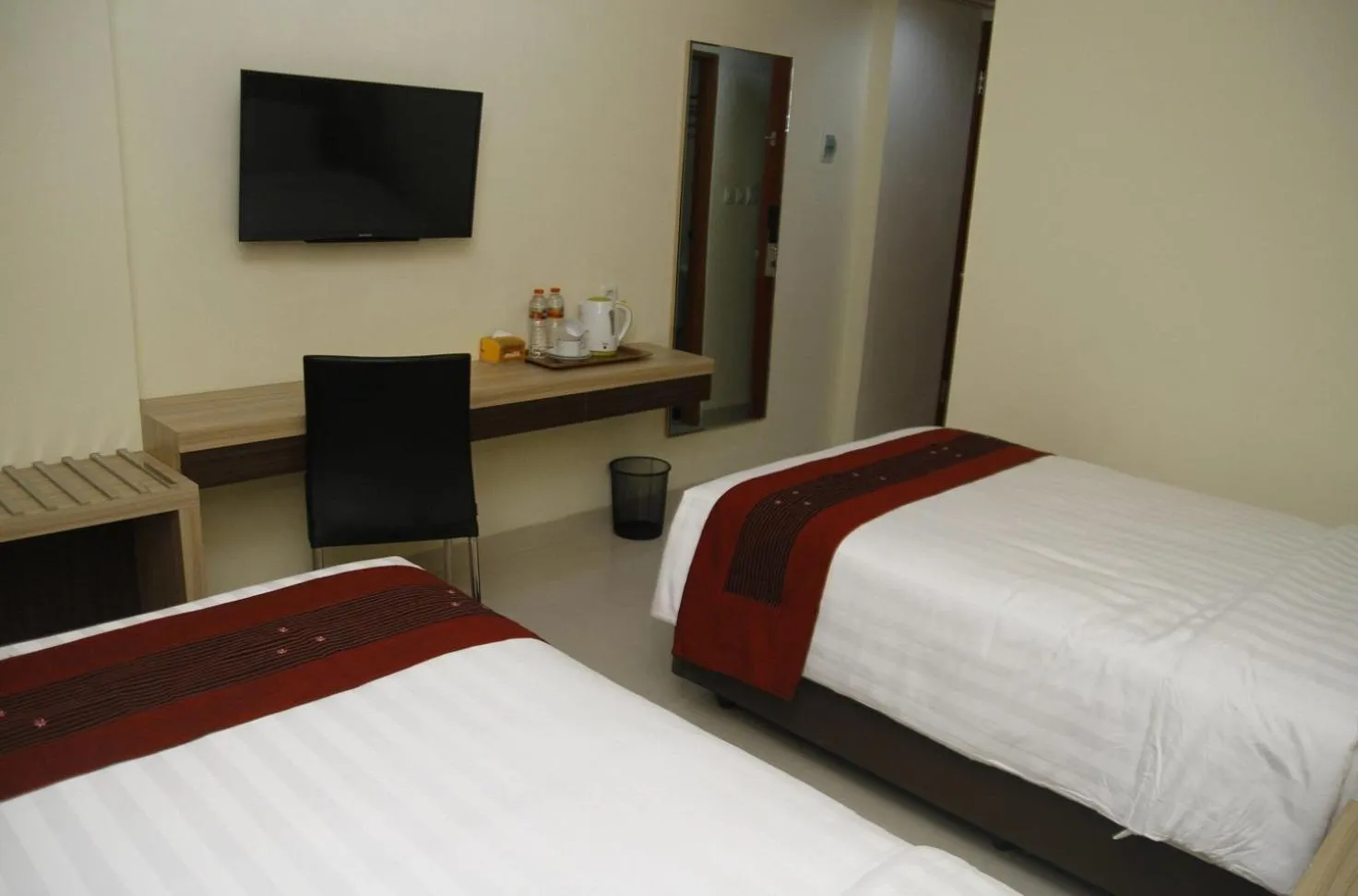 Hersya Front One Inn Surabaya