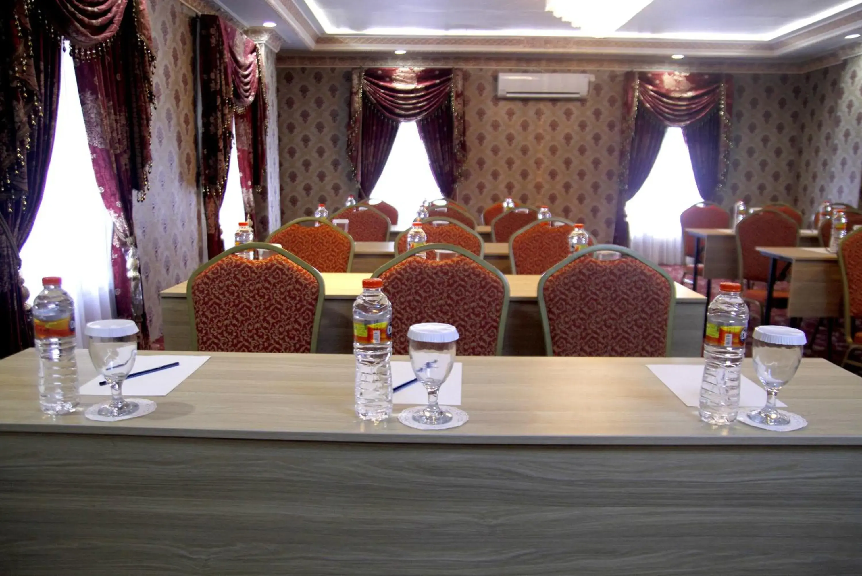 Hersya Front One Inn Surabaya Hersya Front One Inn Surabaya