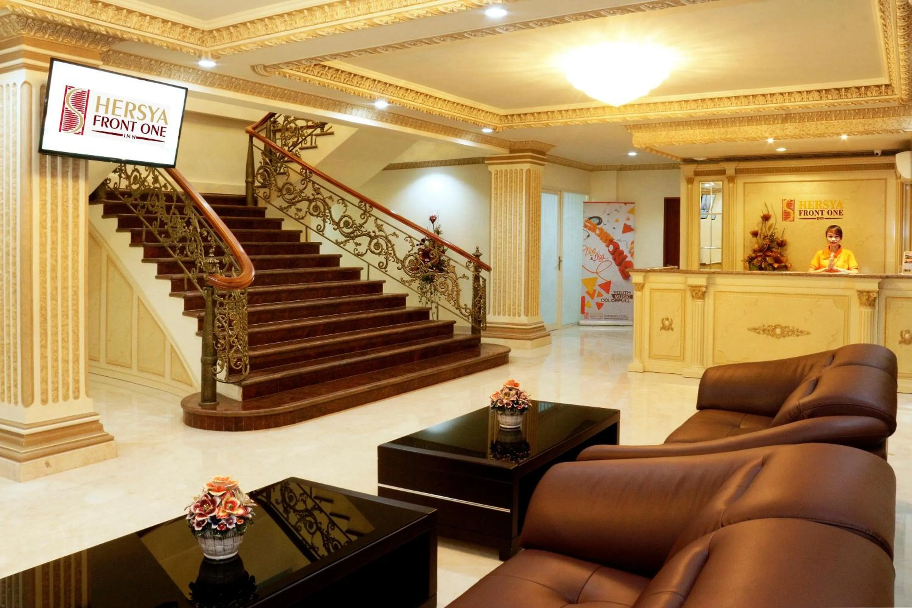 Lobby or reception in Hersya Front One Inn Surabaya