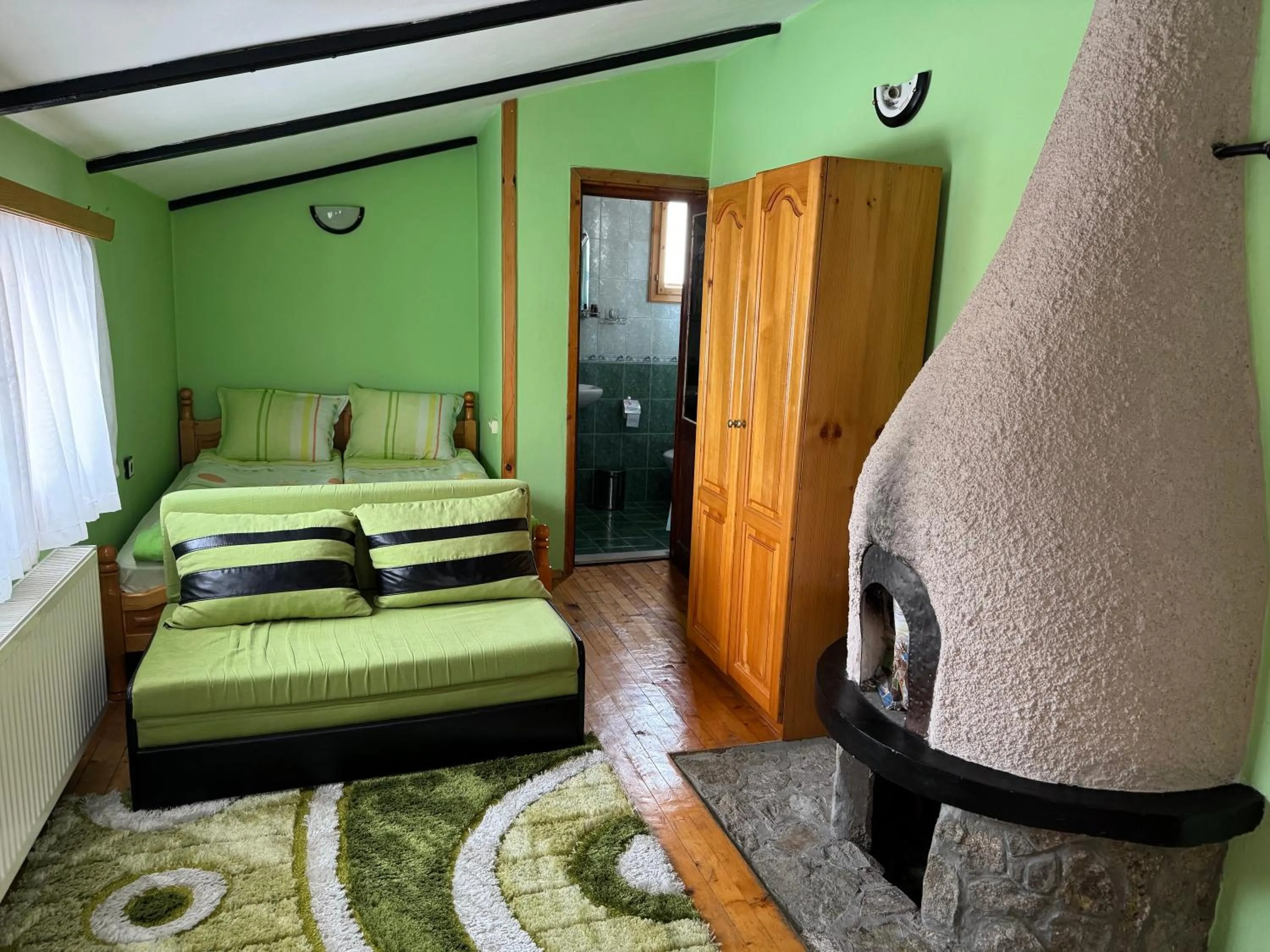 Mama Emiliya Guest House