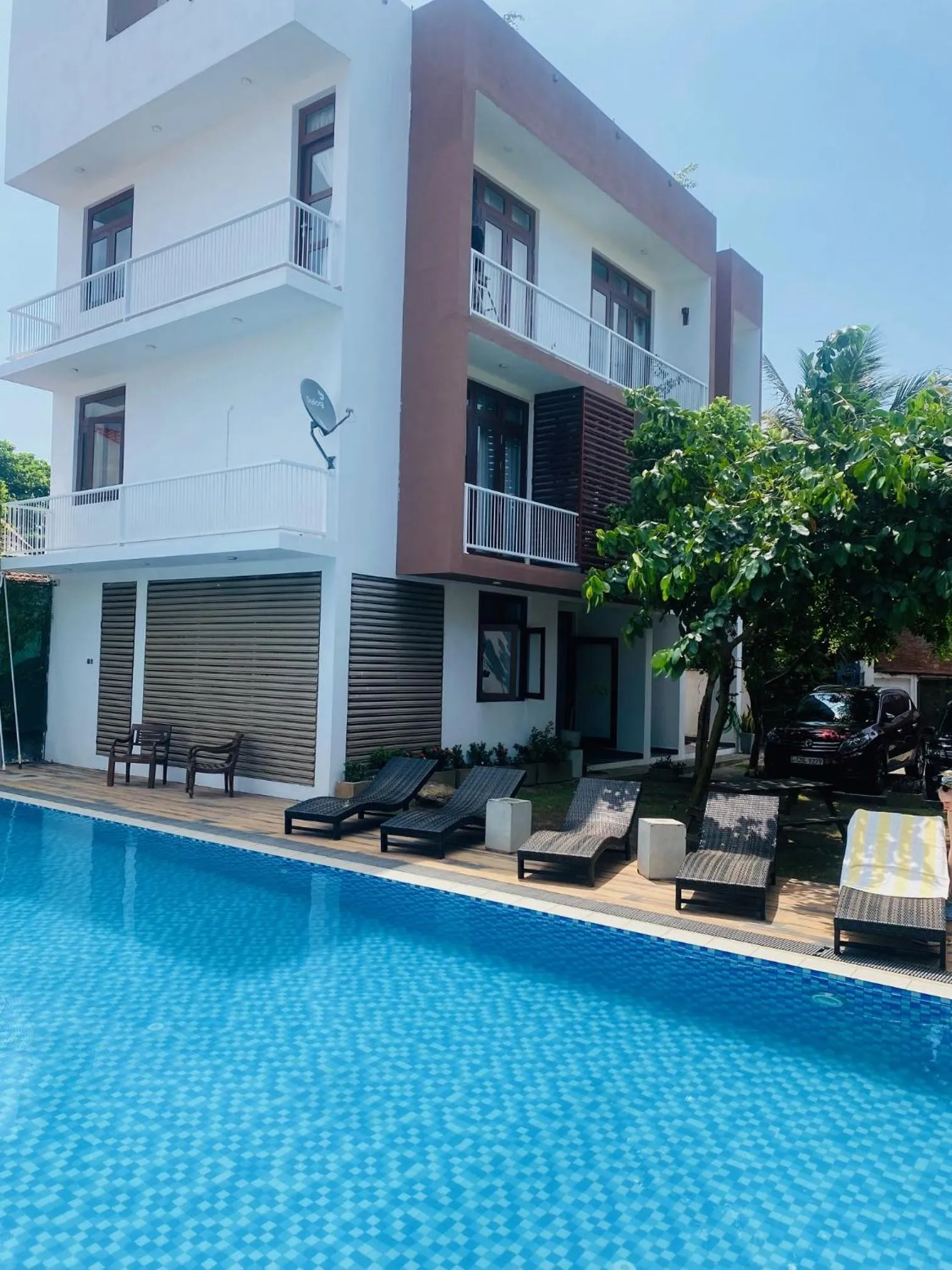 Property building in Hotel Cloud 9 Negombo
