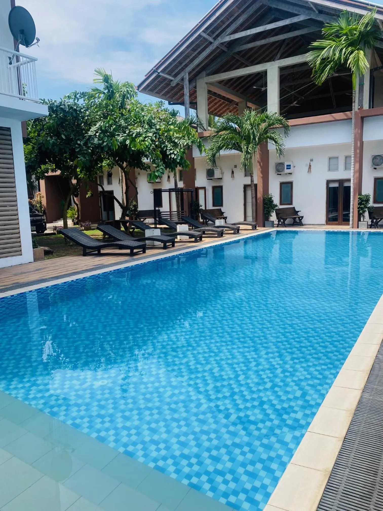 Property building in Hotel Cloud 9 Negombo
