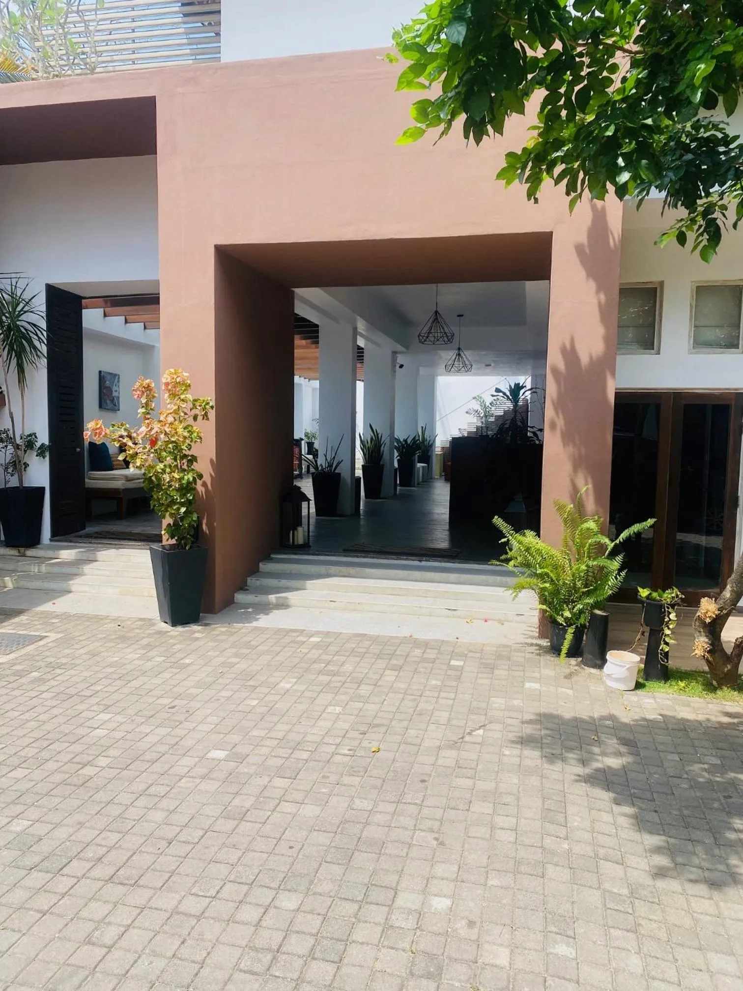 Property building in Hotel Cloud 9 Negombo