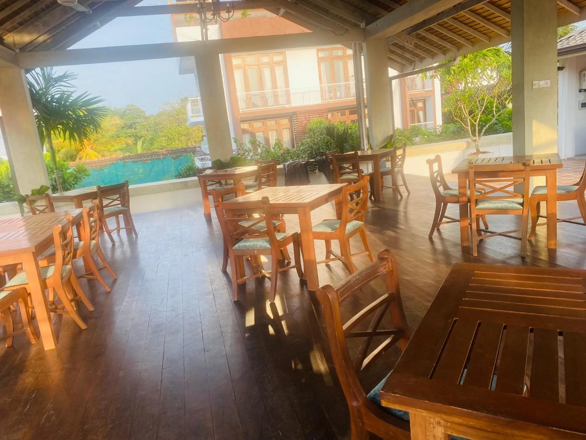 Restaurant/places to eat in Hotel Cloud 9 Negombo