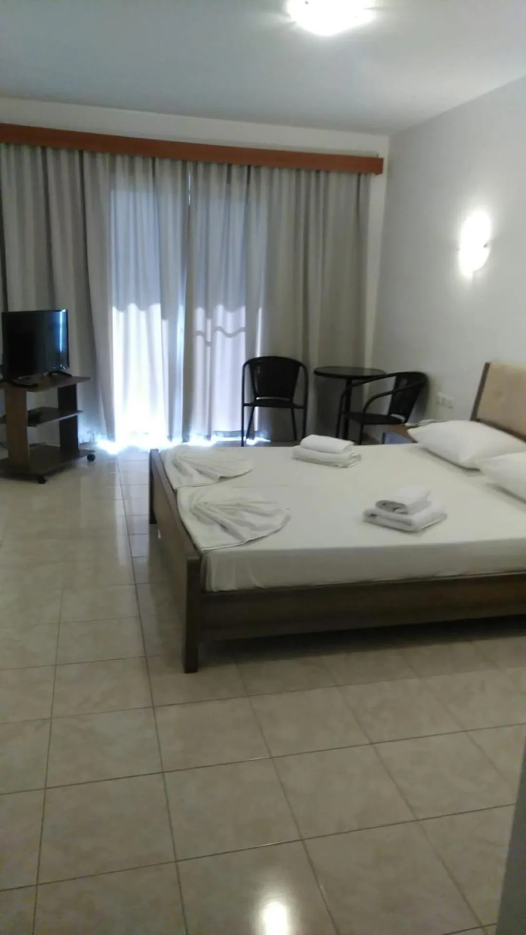 Photo of the whole room, Bed in Hotel Hermes